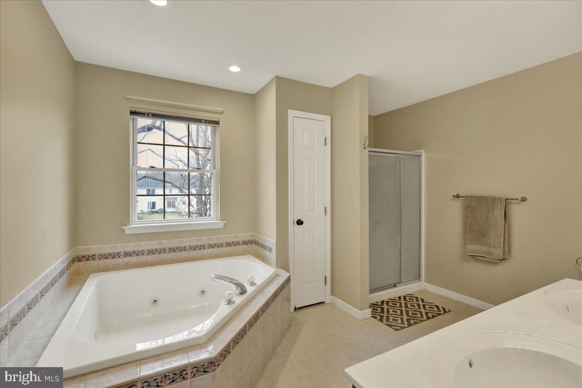 COUNTRY CLUB RUN - Residential