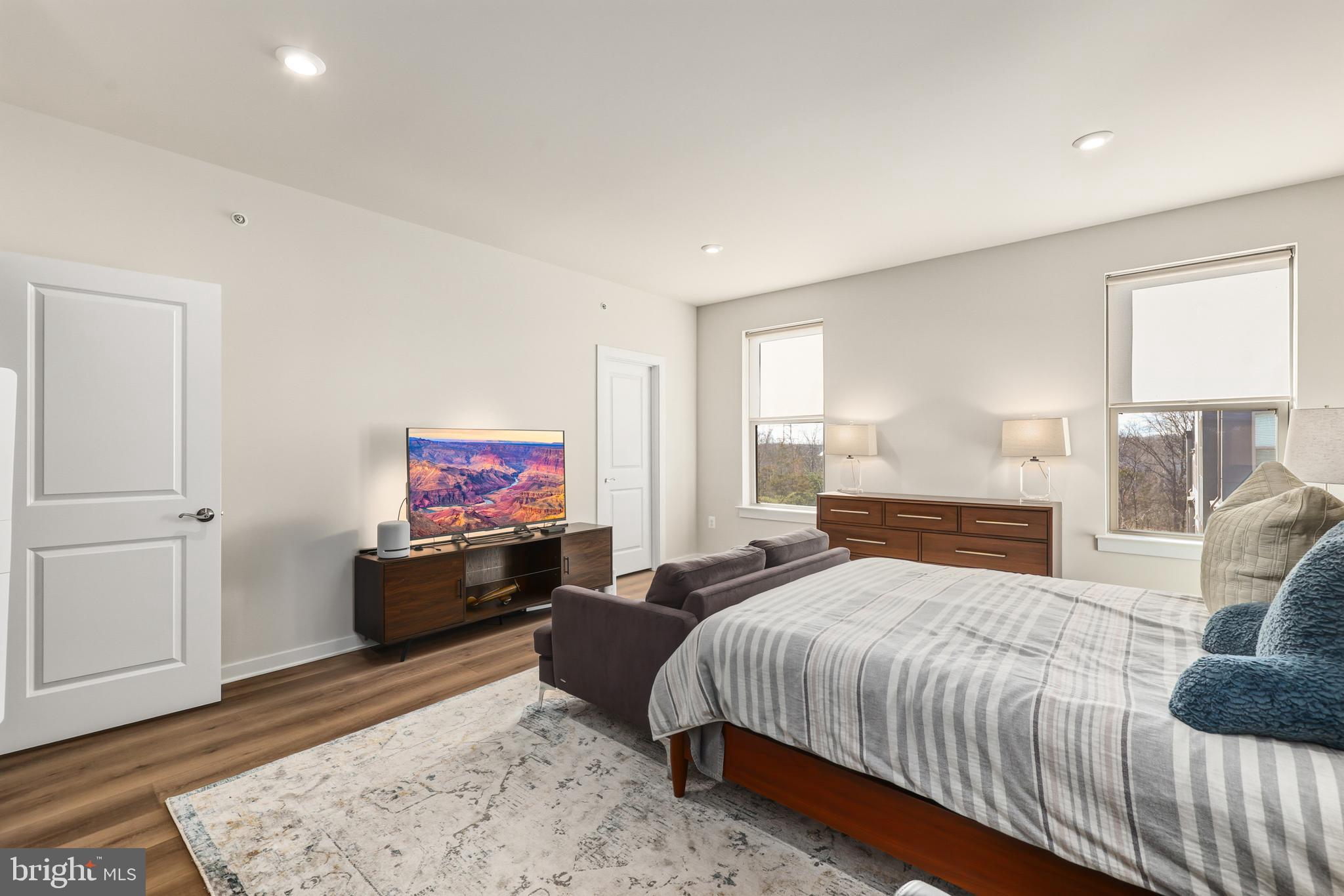 OVERLOOK - Residential