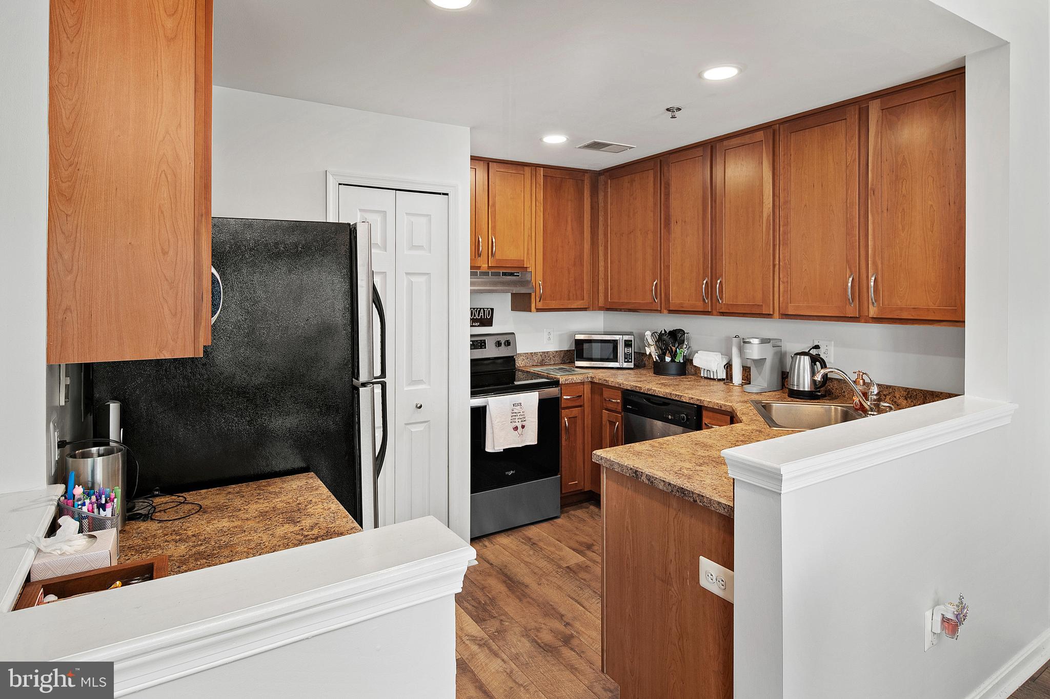 RIVERCHASE CONDOS - Residential