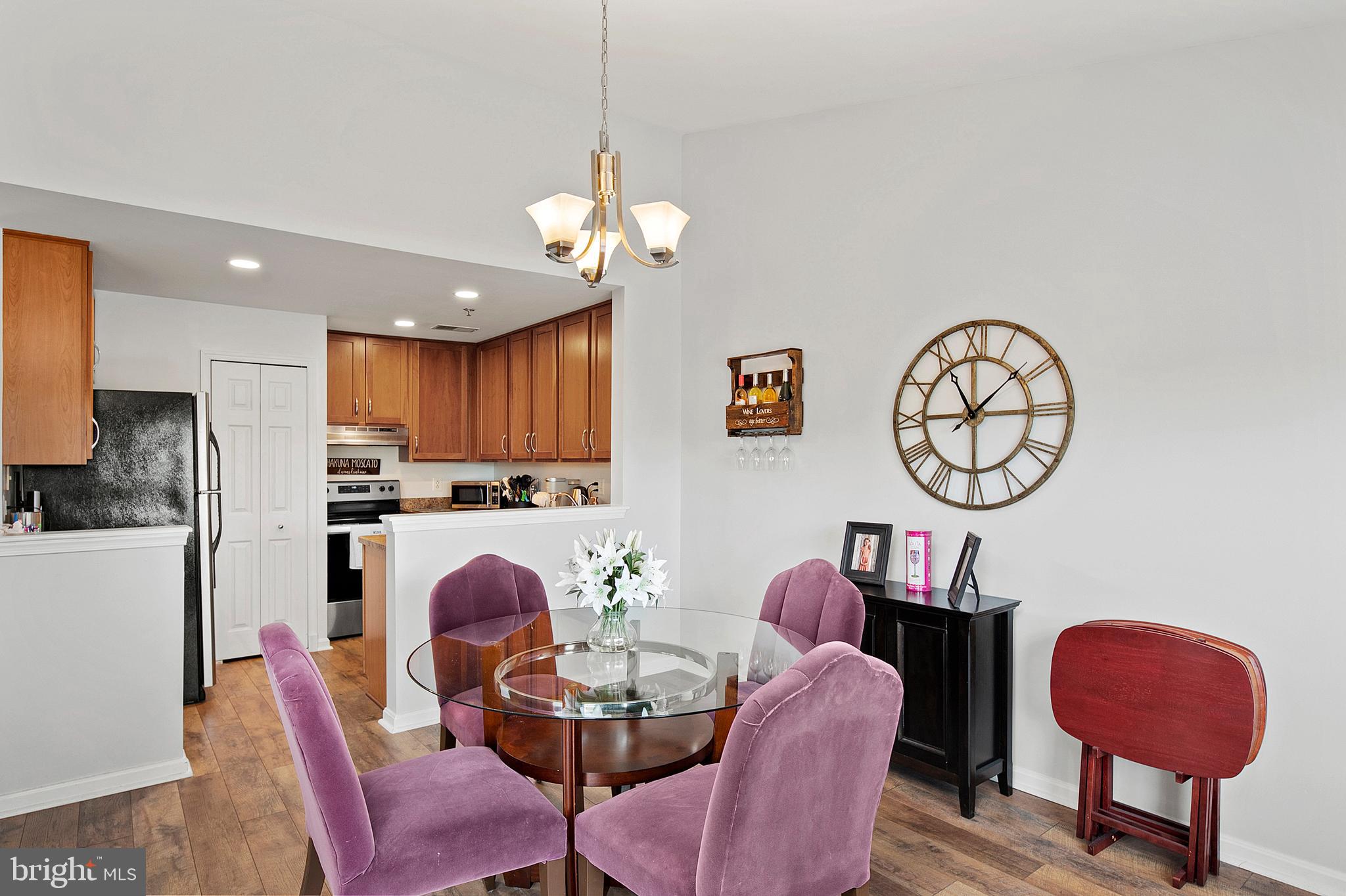 RIVERCHASE CONDOS - Residential