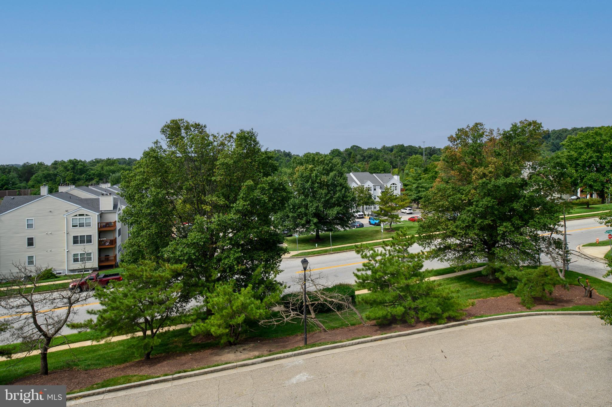 RIVERCHASE CONDOS - Residential