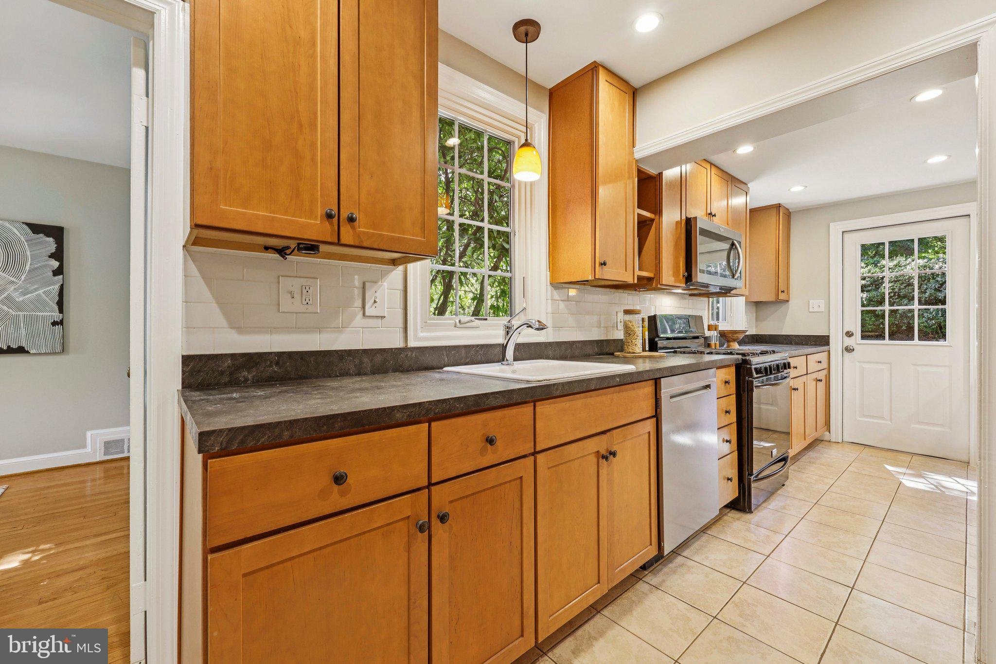 WOODACRES - Residential