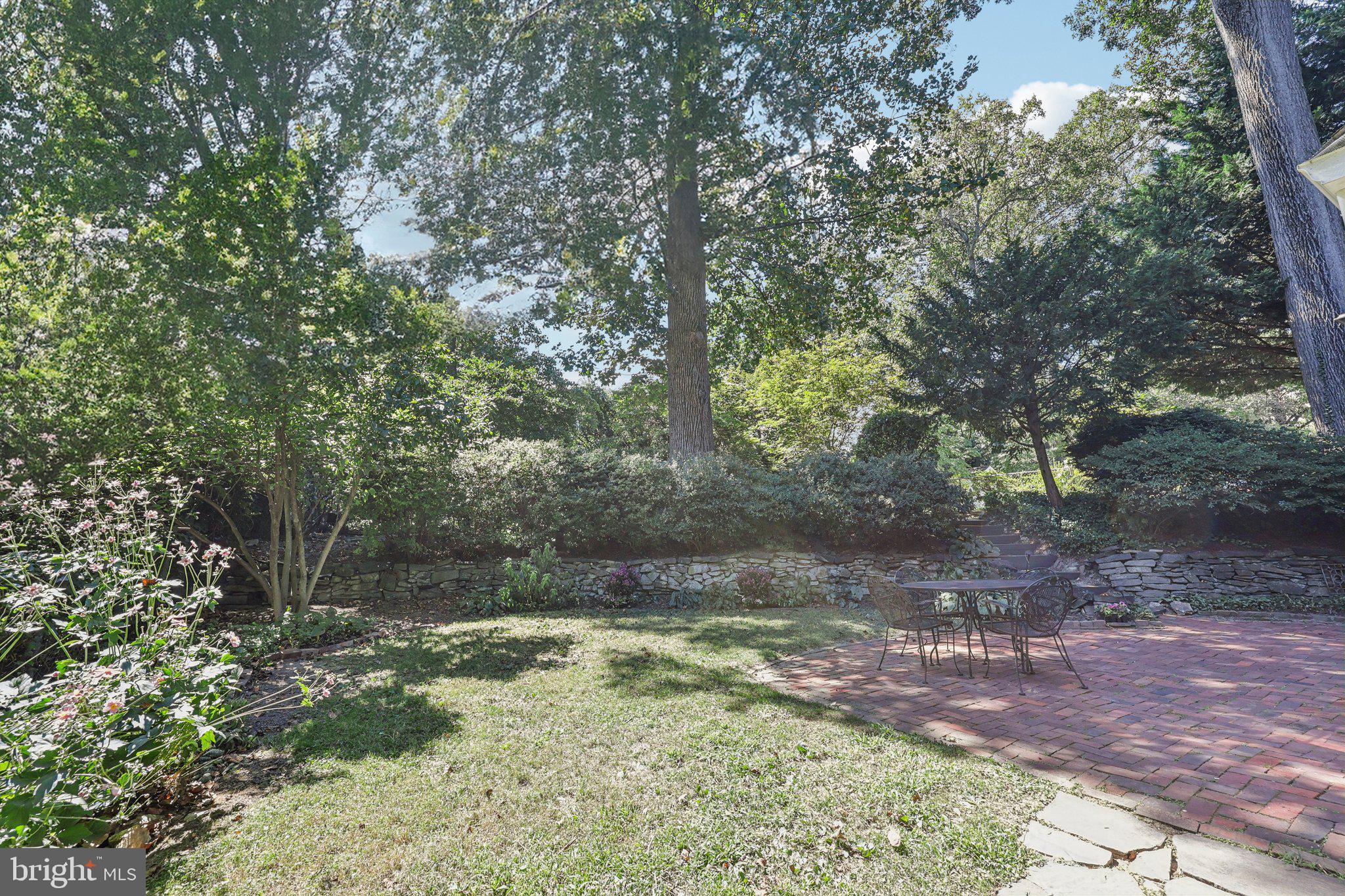 WOODACRES - Residential