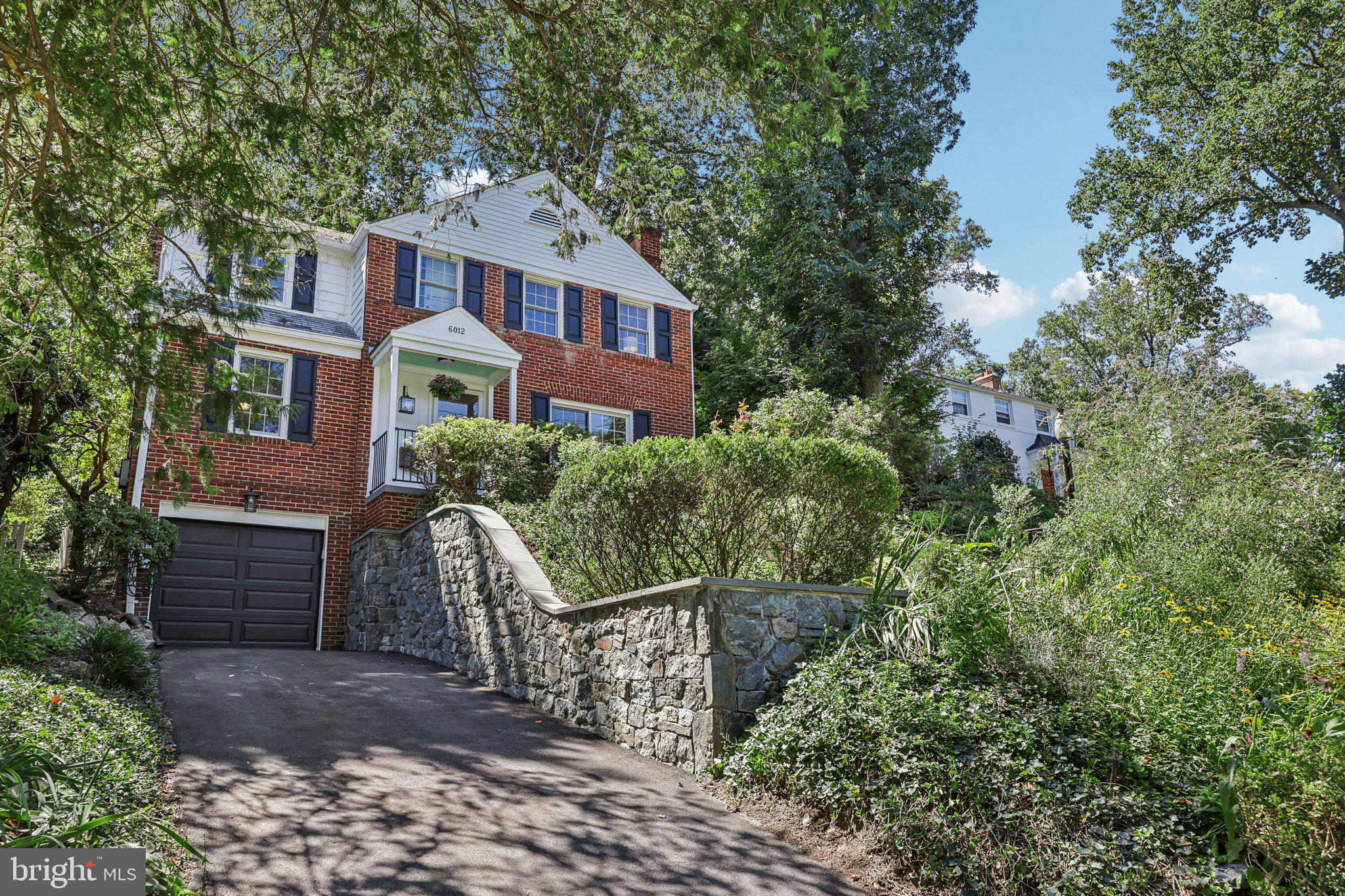 WOODACRES - Residential