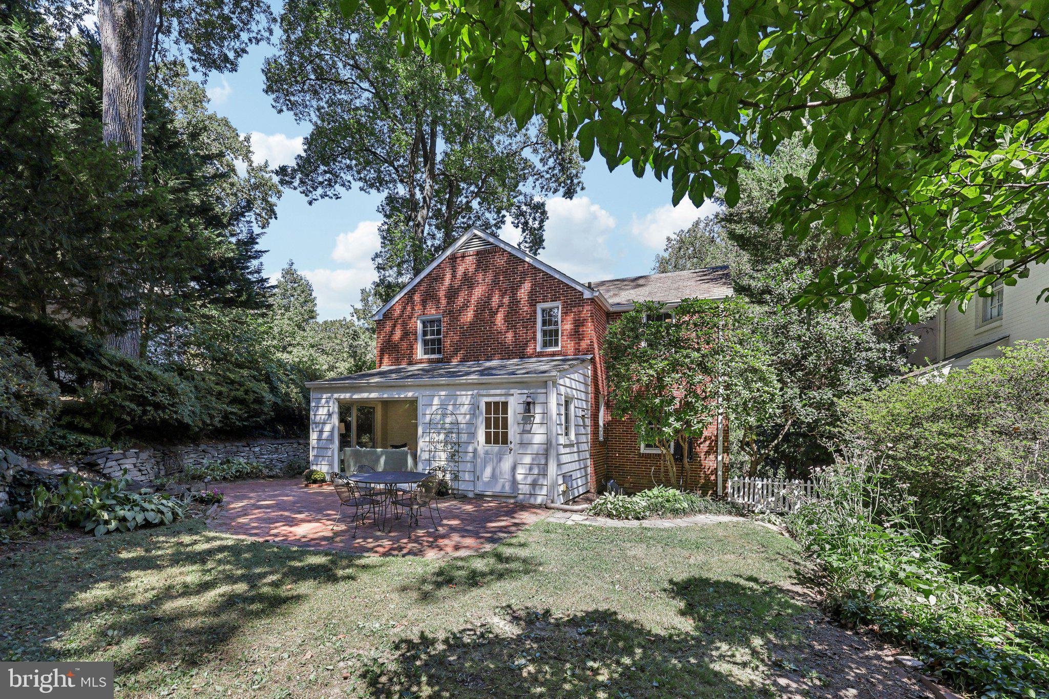 WOODACRES - Residential