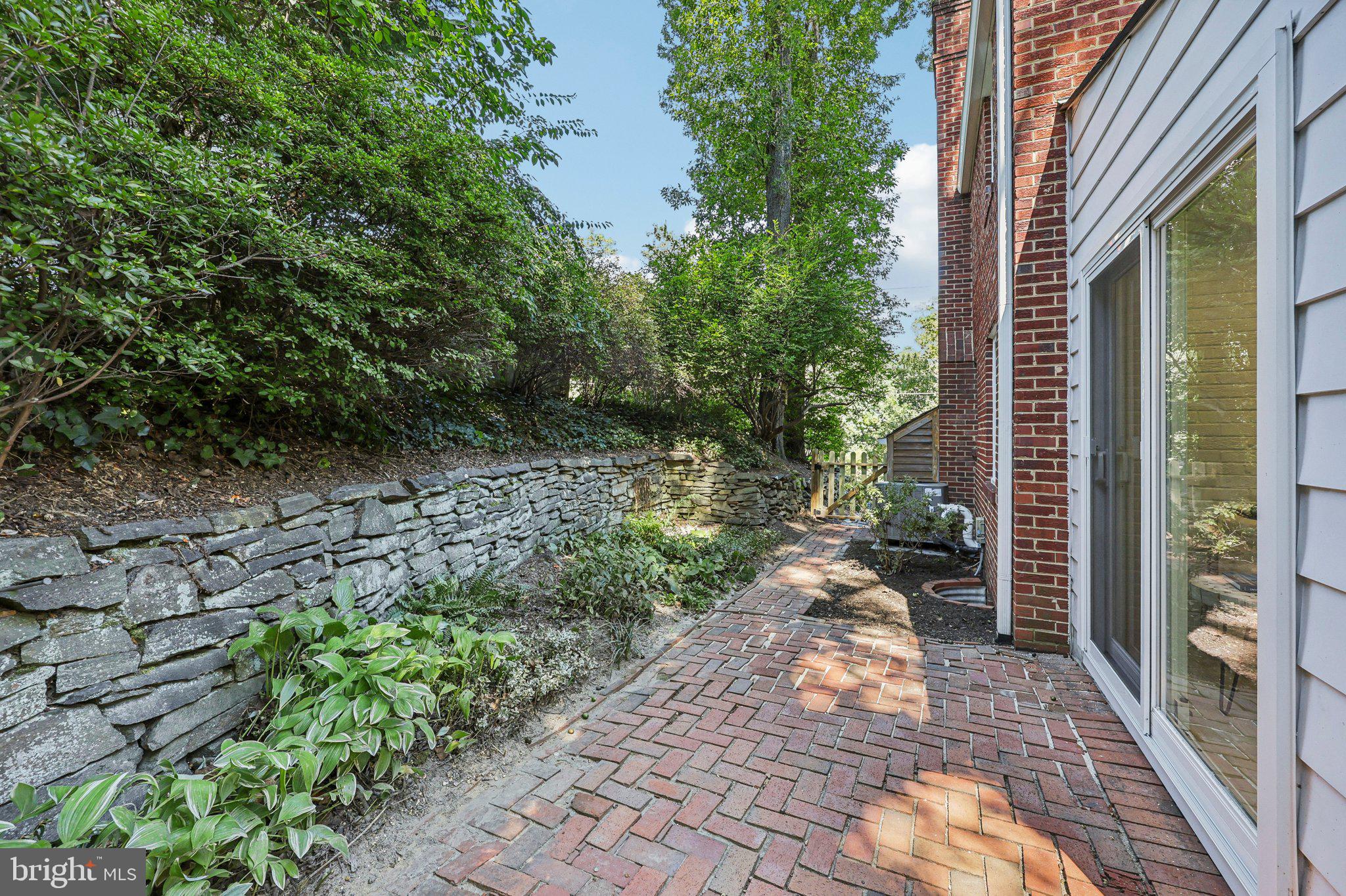 WOODACRES - Residential