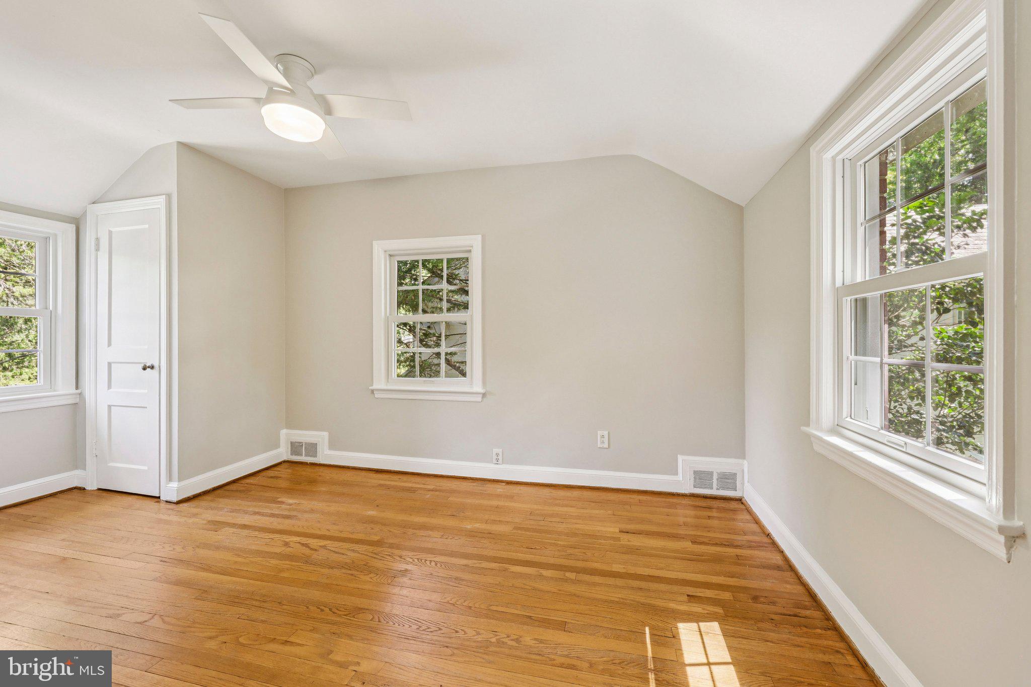 WOODACRES - Residential