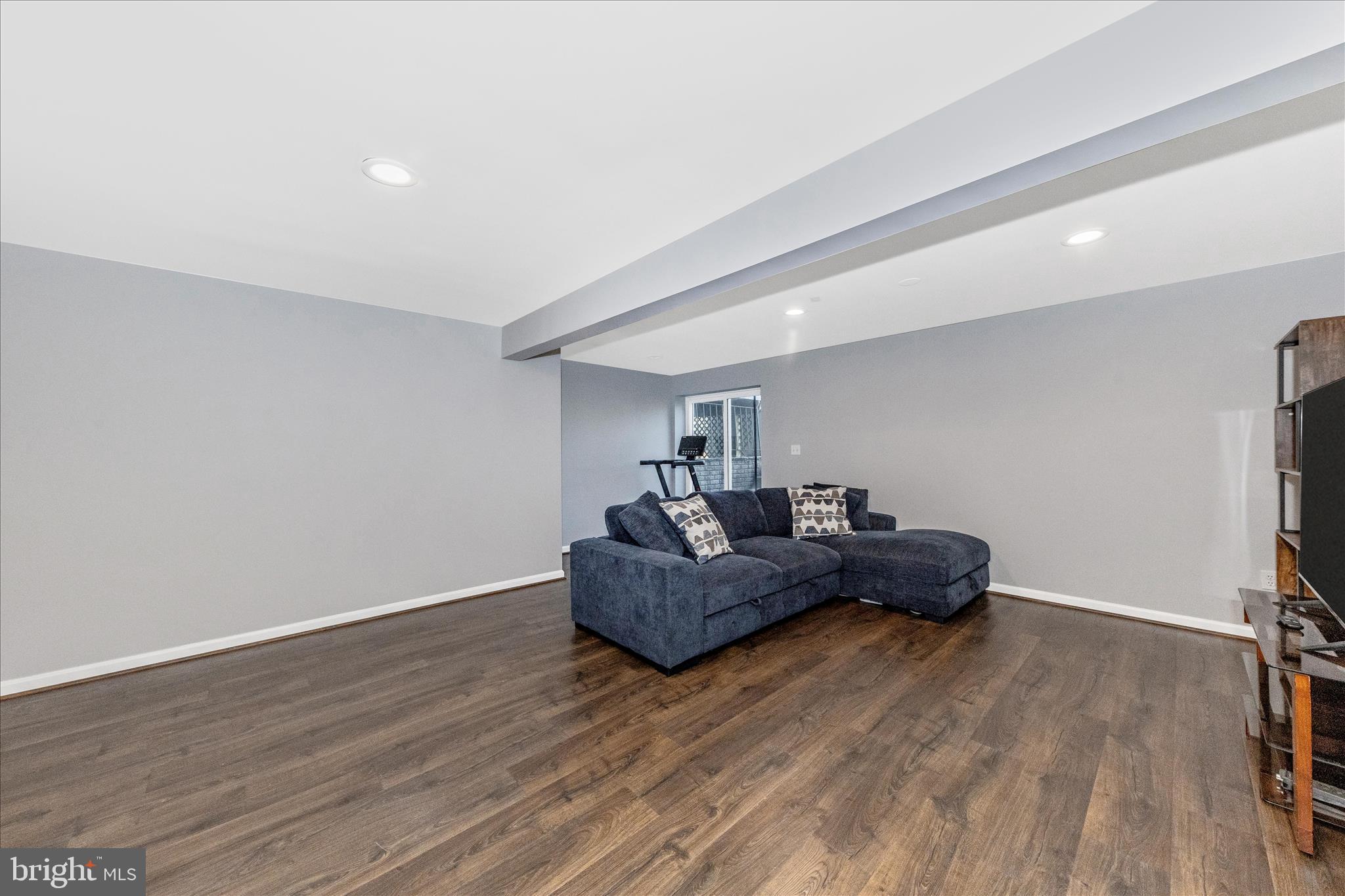 ROBIN MEADOWS - Residential