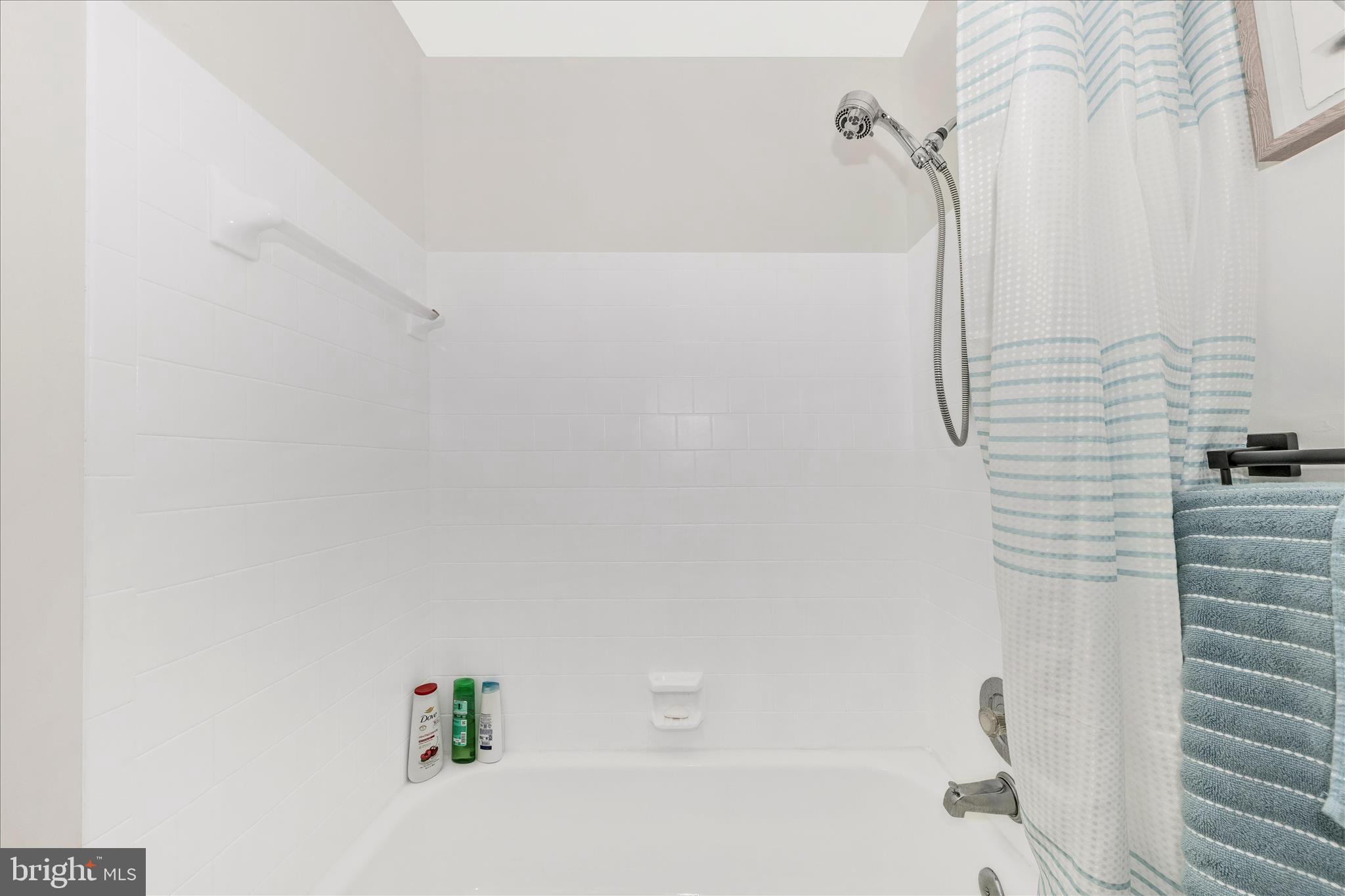 ROBIN MEADOWS - Residential