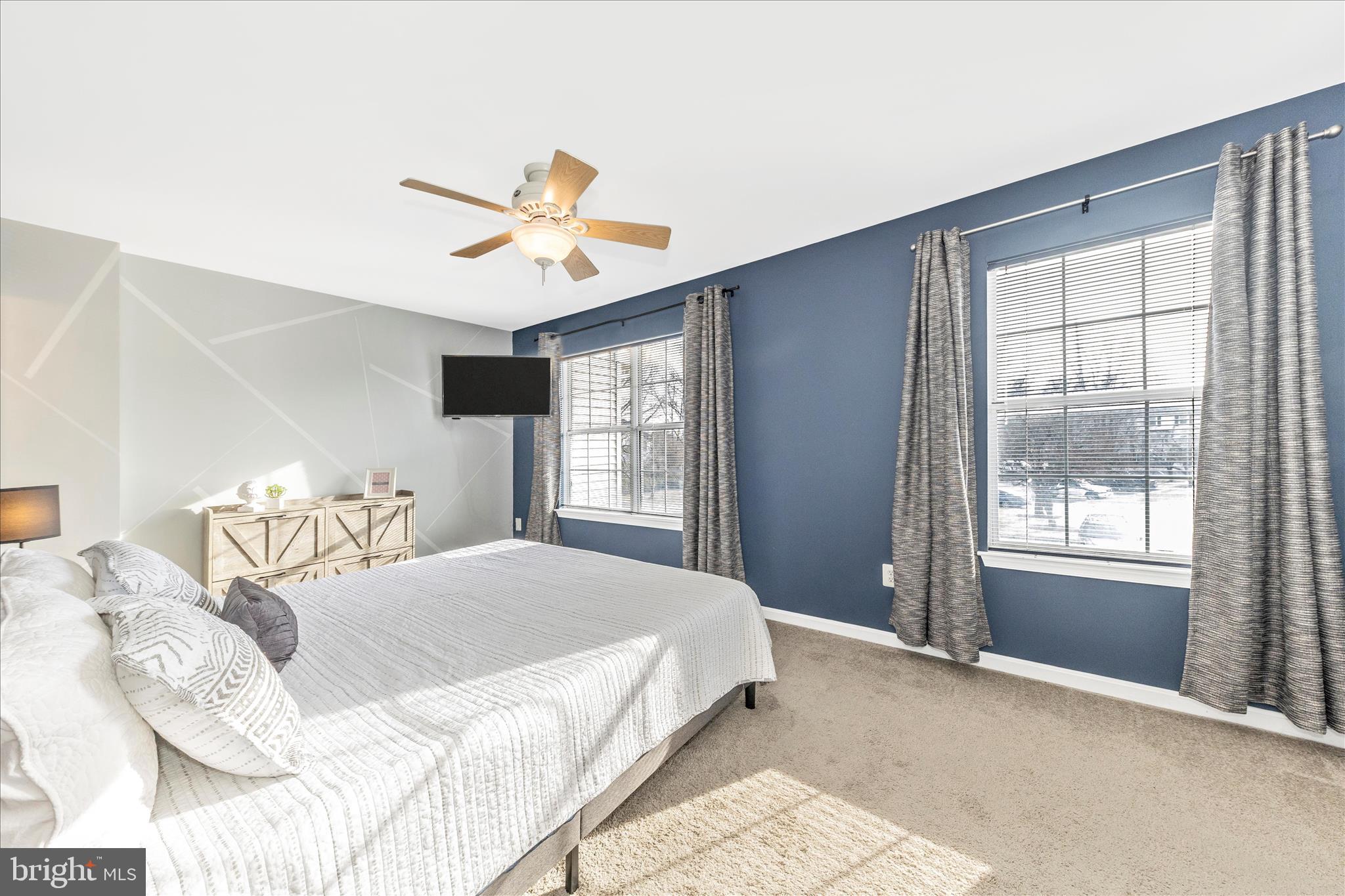 ROBIN MEADOWS - Residential