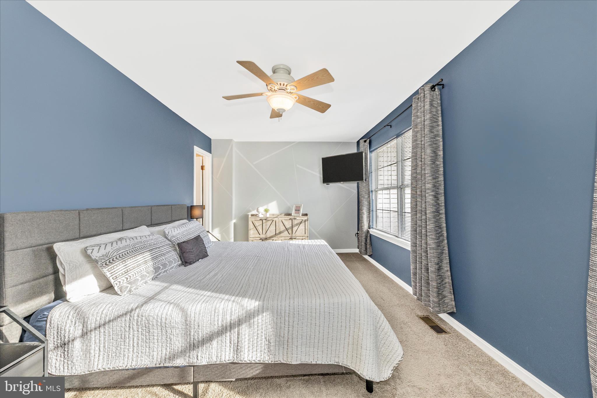 ROBIN MEADOWS - Residential