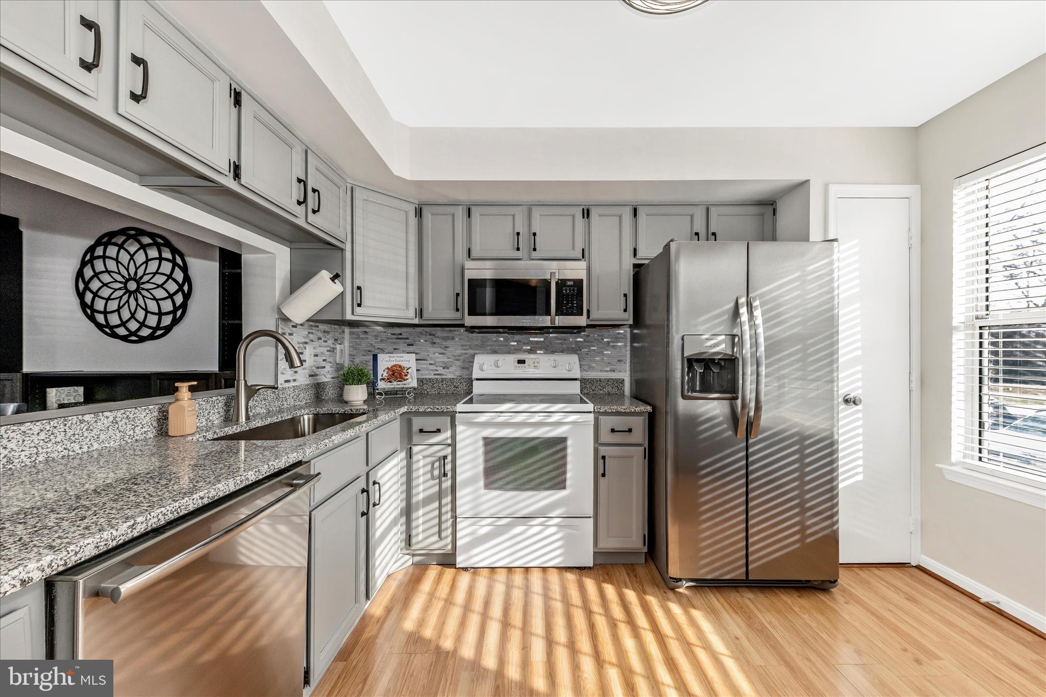 6744 SANDPIPER COURT