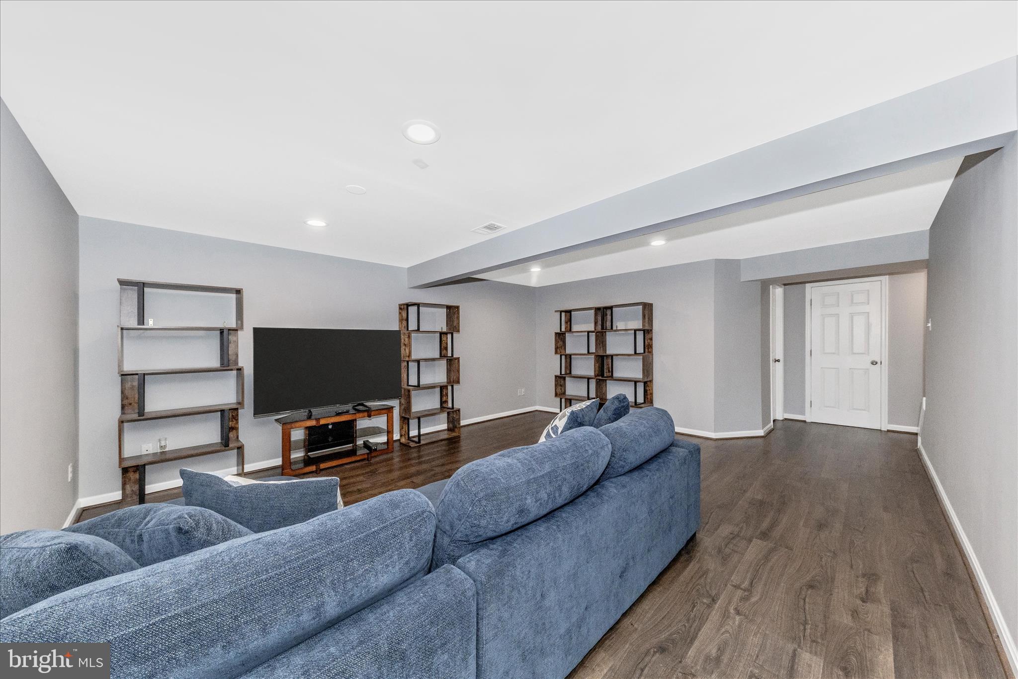 ROBIN MEADOWS - Residential