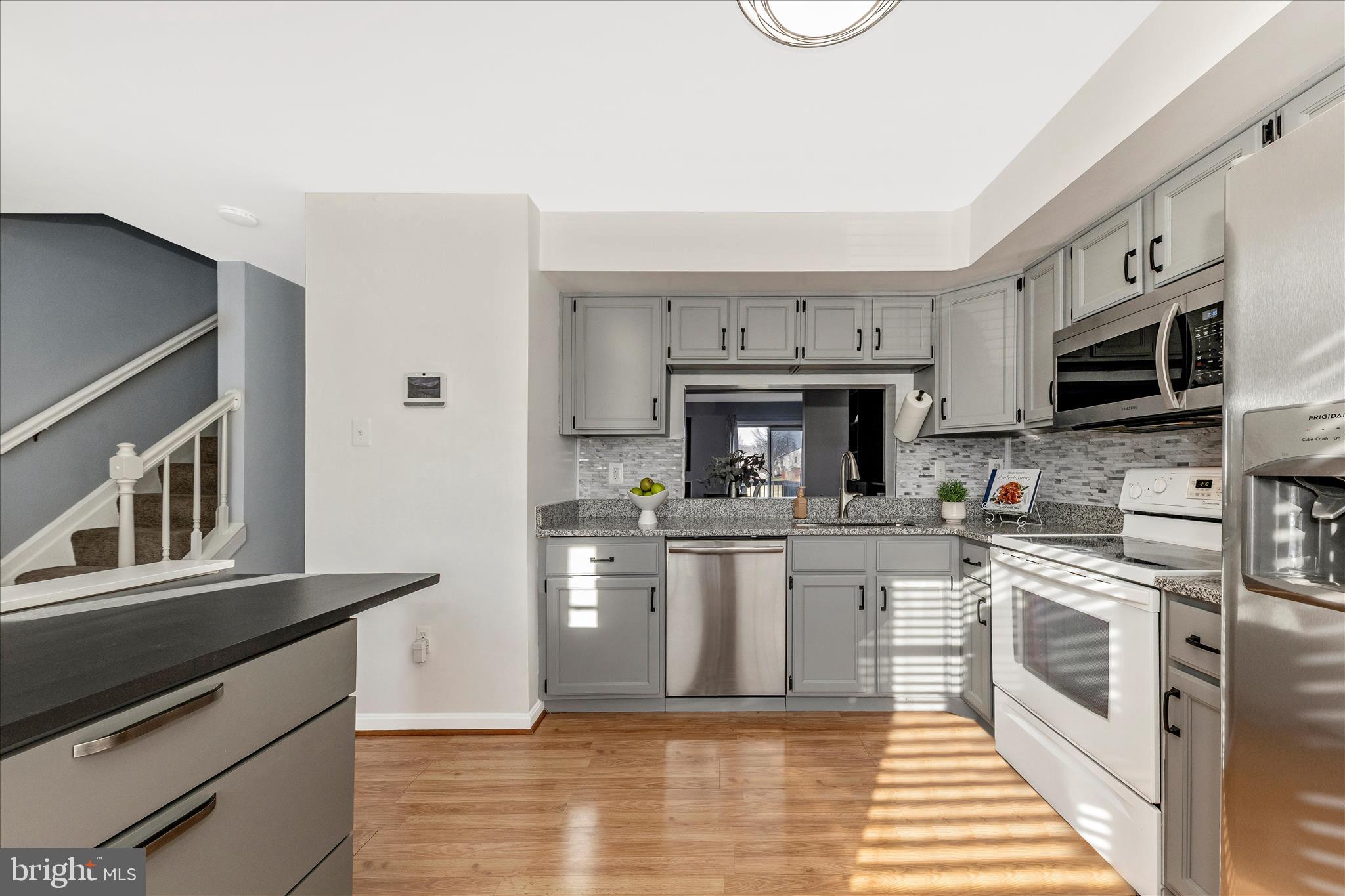 ROBIN MEADOWS - Residential