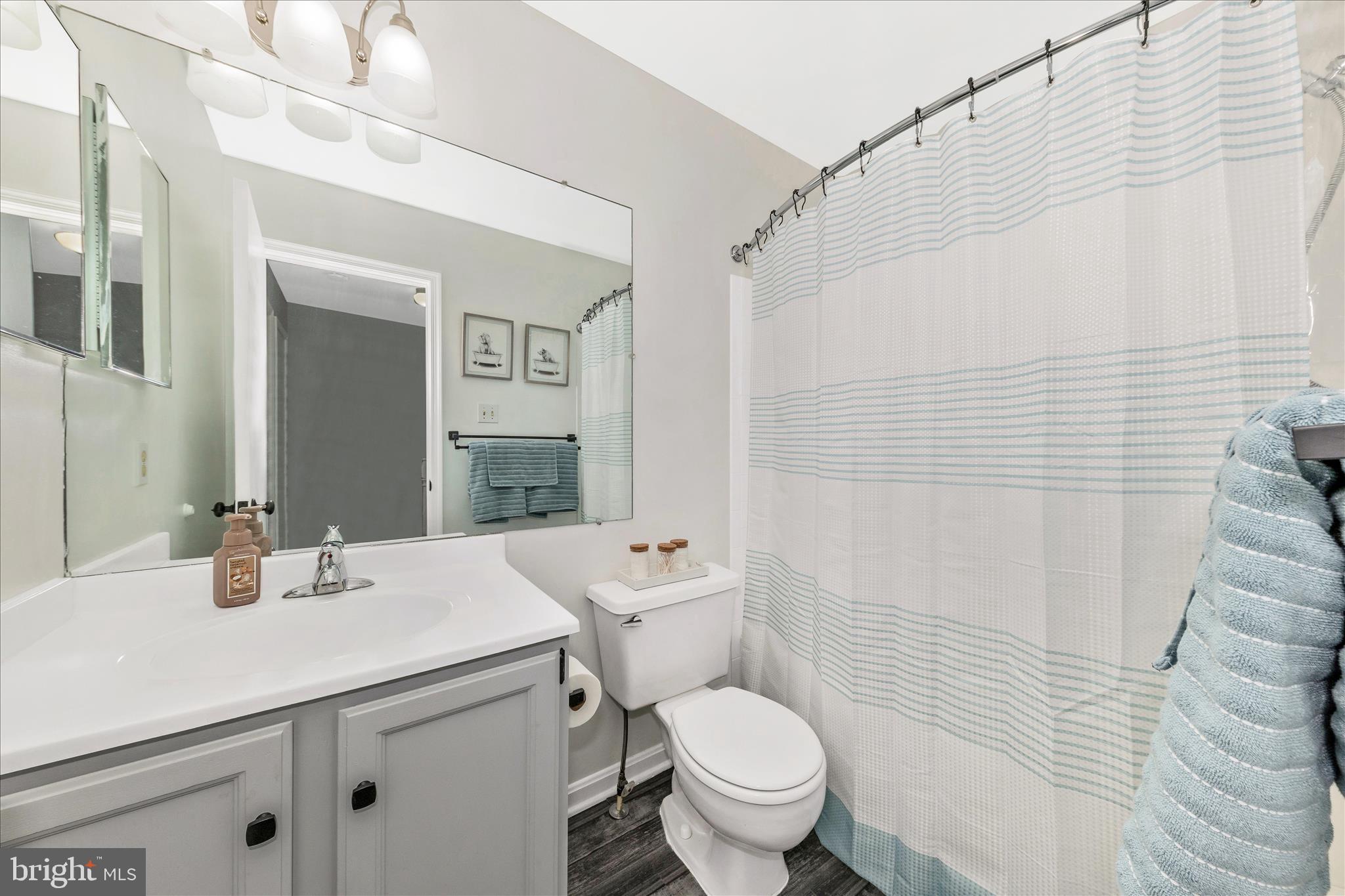 ROBIN MEADOWS - Residential