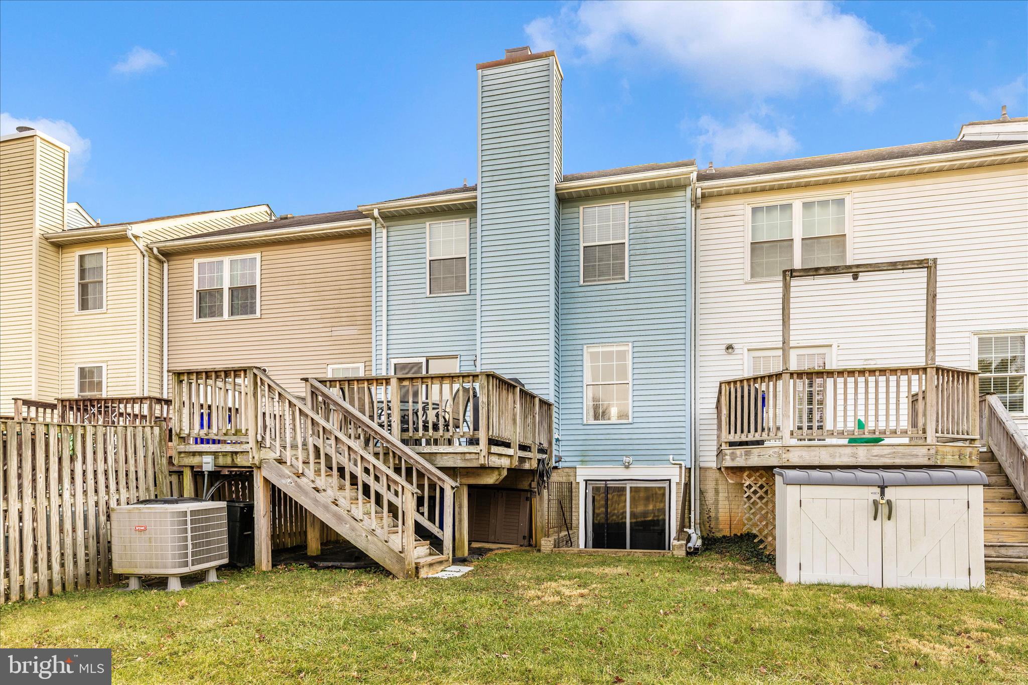 ROBIN MEADOWS - Residential