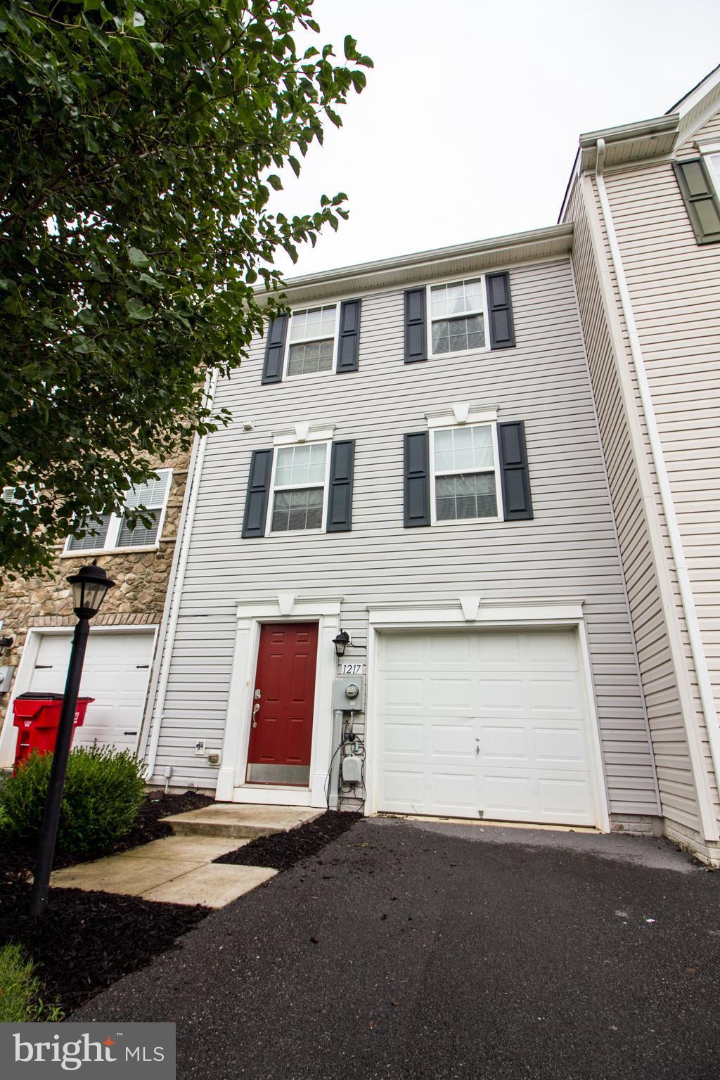 LAKELAND PLACE - Residential