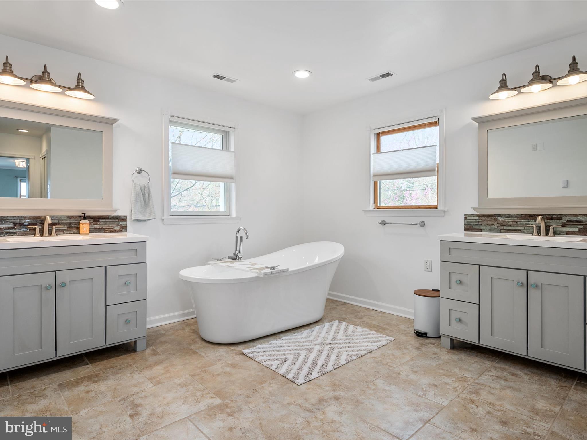 MAGOTHY BEACH - Residential