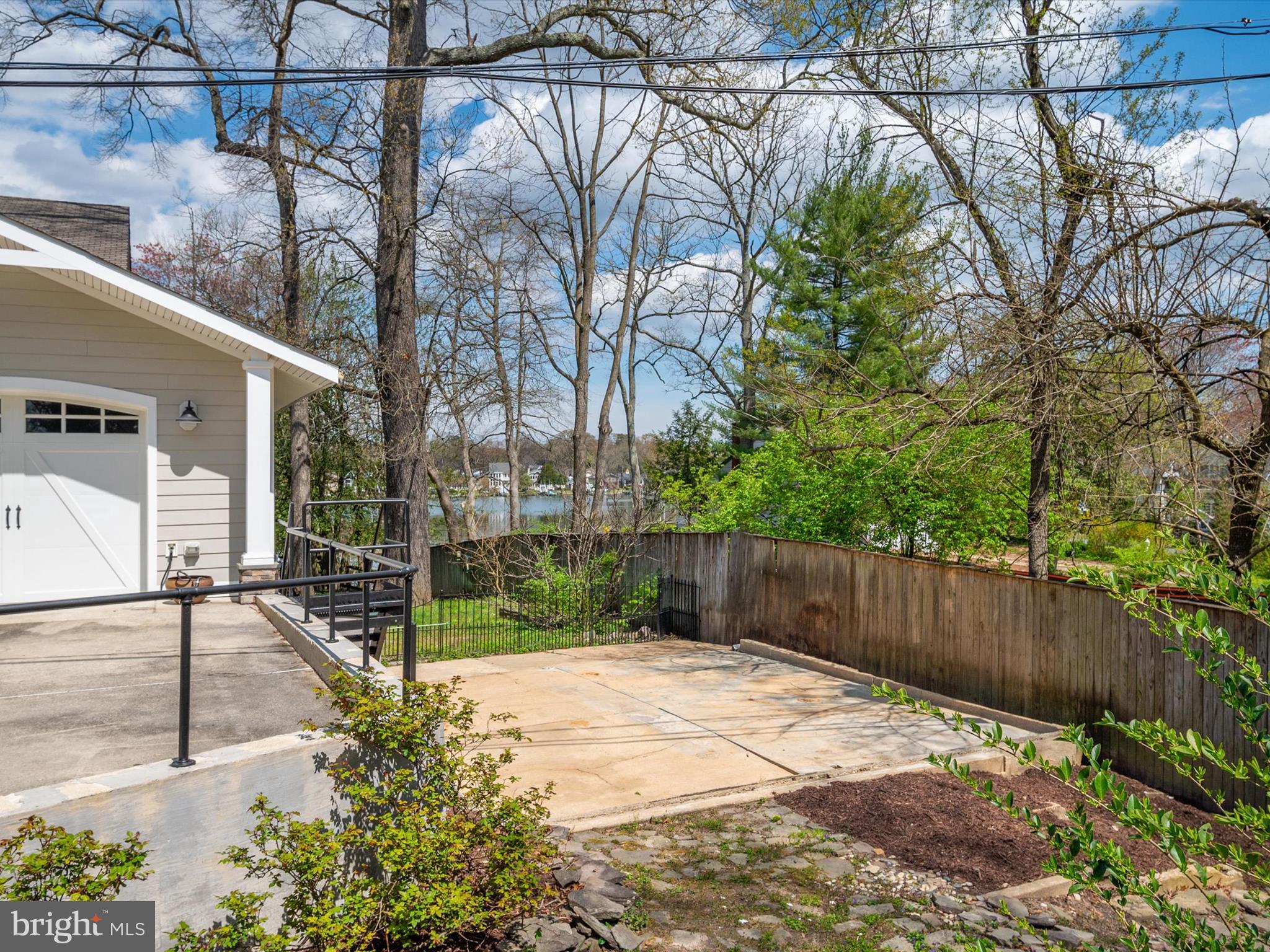 MAGOTHY BEACH - Residential