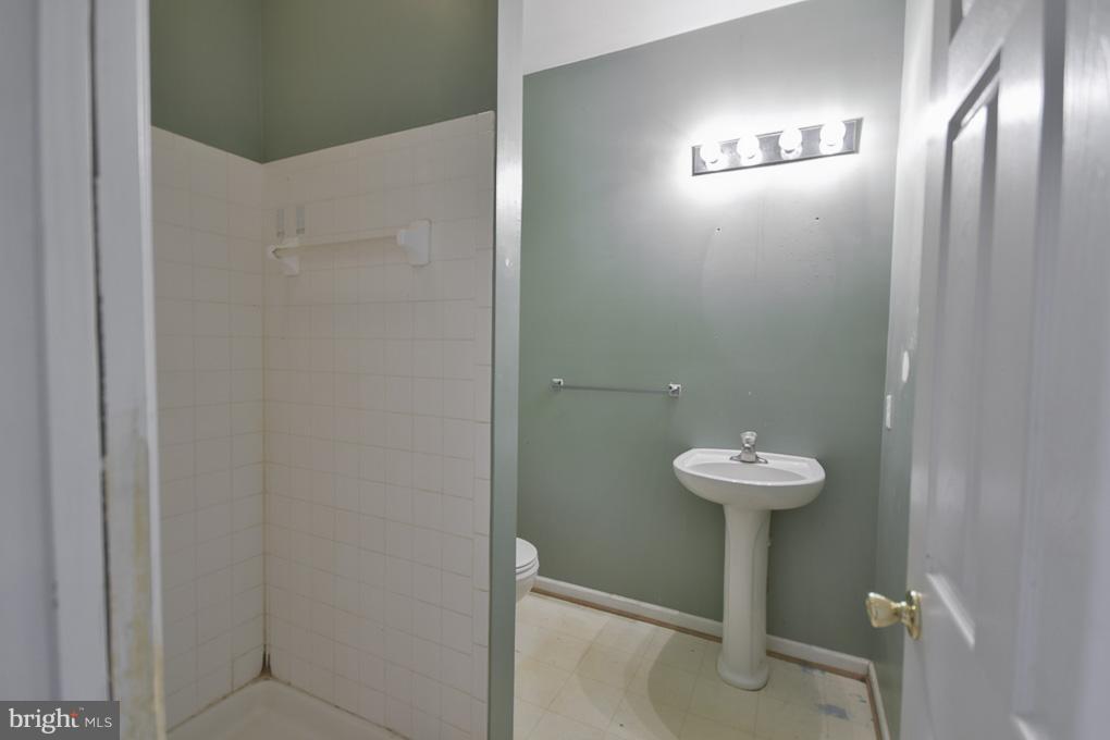 SPRUCE HILL ESTATES - Residential