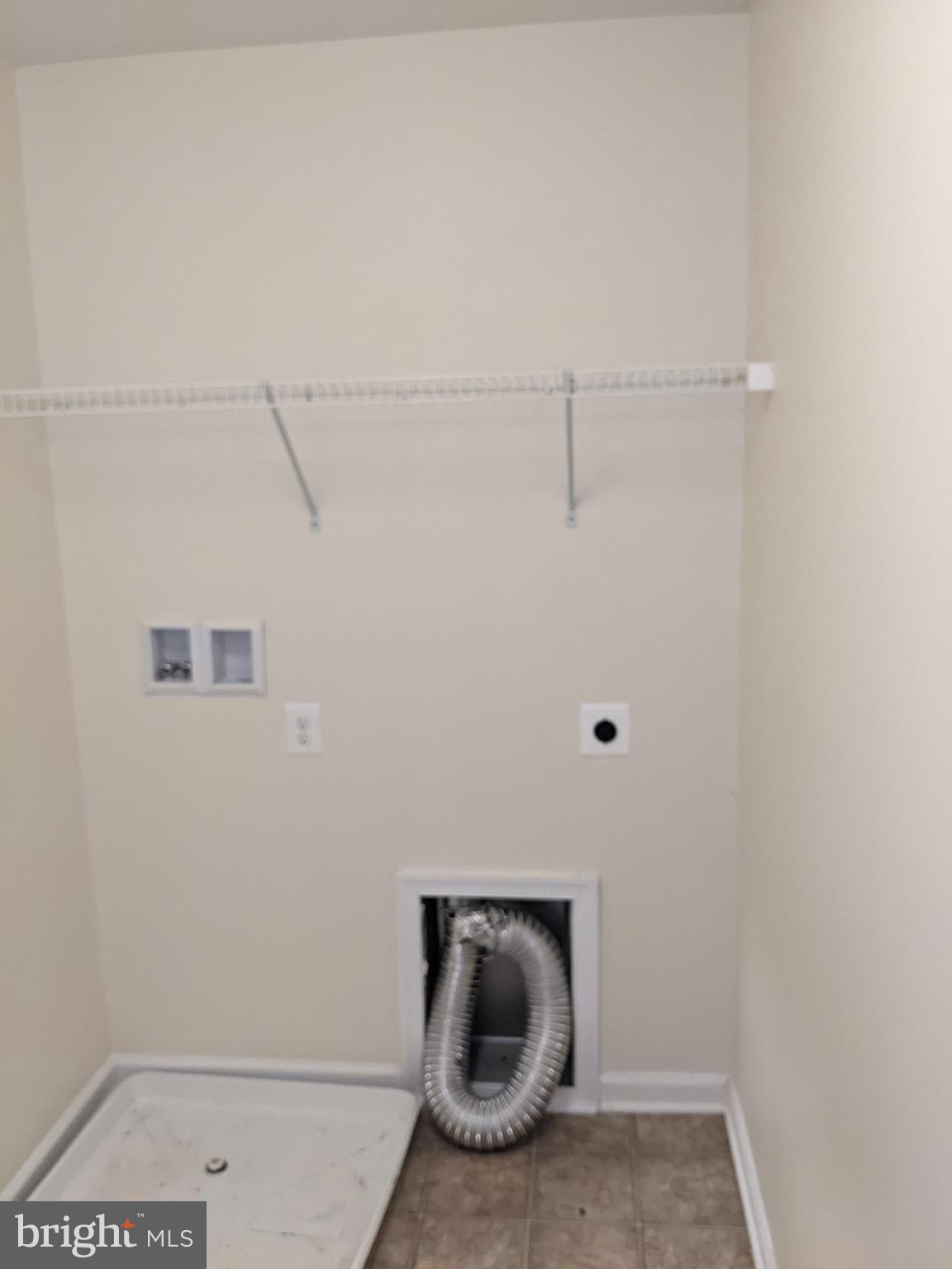 FIELDS AT ROCK GLENN - Residential Lease