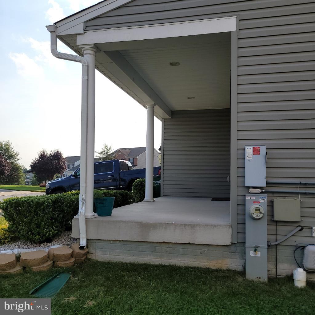 FIELDS AT ROCK GLENN - Residential Lease