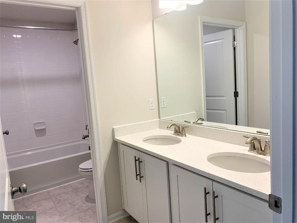 STONEGATE - Residential