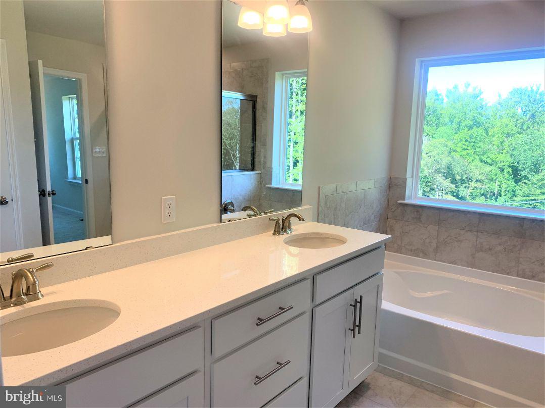 STONEGATE - Residential