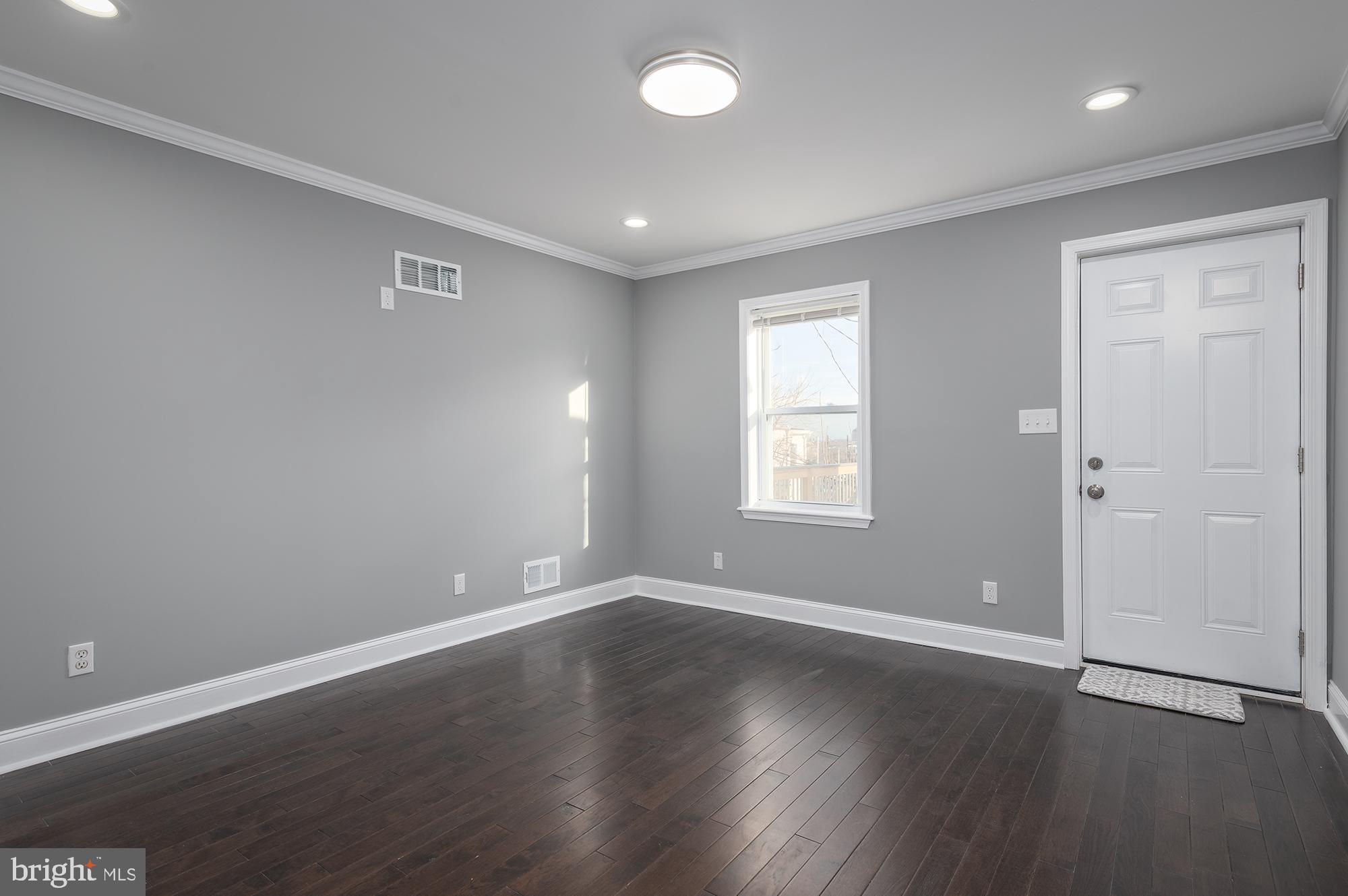 BROADWAY EAST - Residential