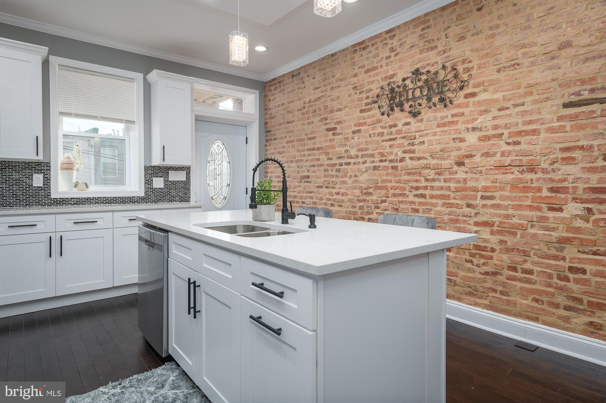 BROADWAY EAST - Residential