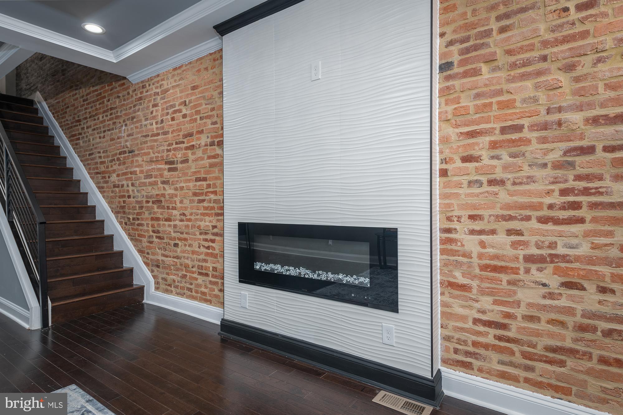 BROADWAY EAST - Residential