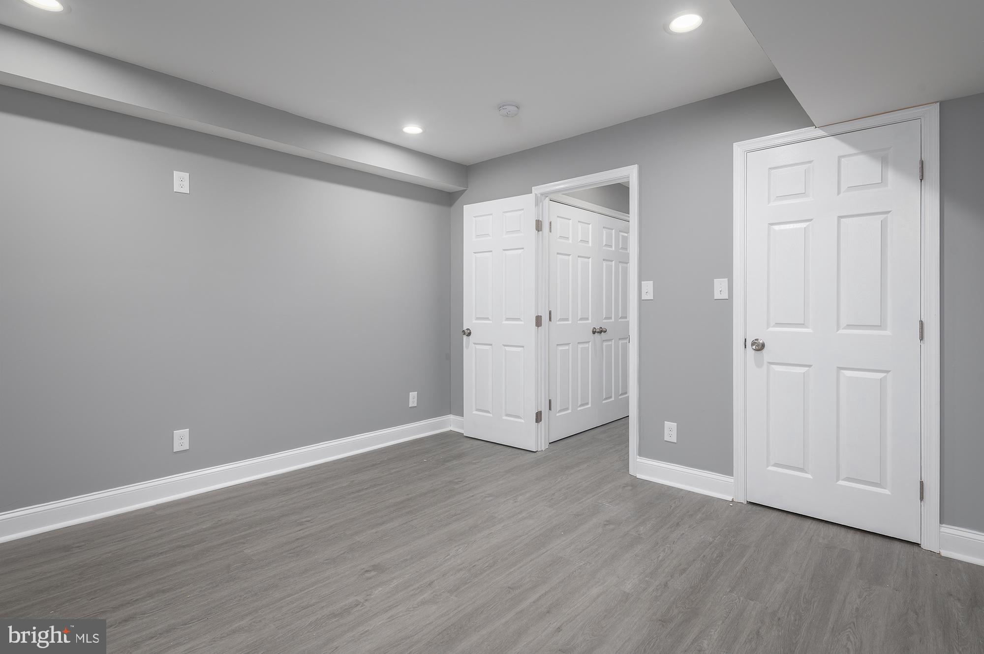 BROADWAY EAST - Residential