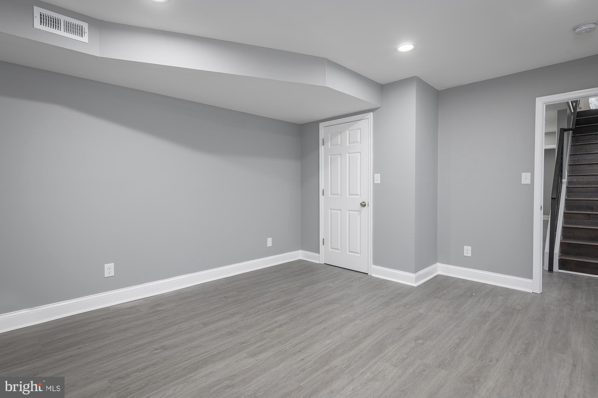 BROADWAY EAST - Residential