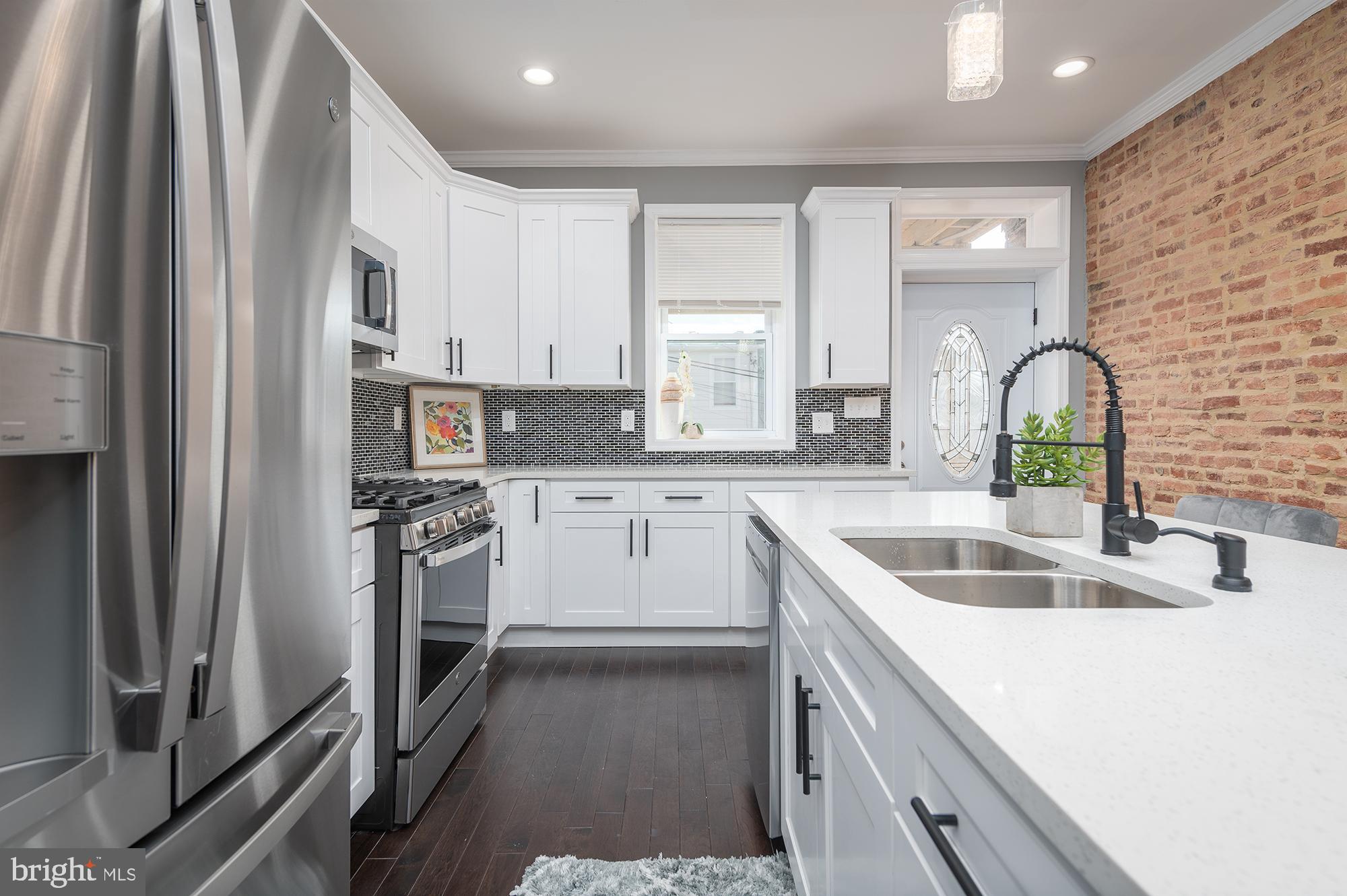 BROADWAY EAST - Residential