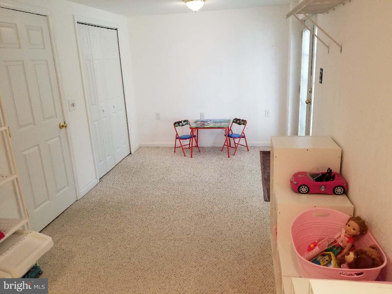 WHISPERING WOODS - Residential