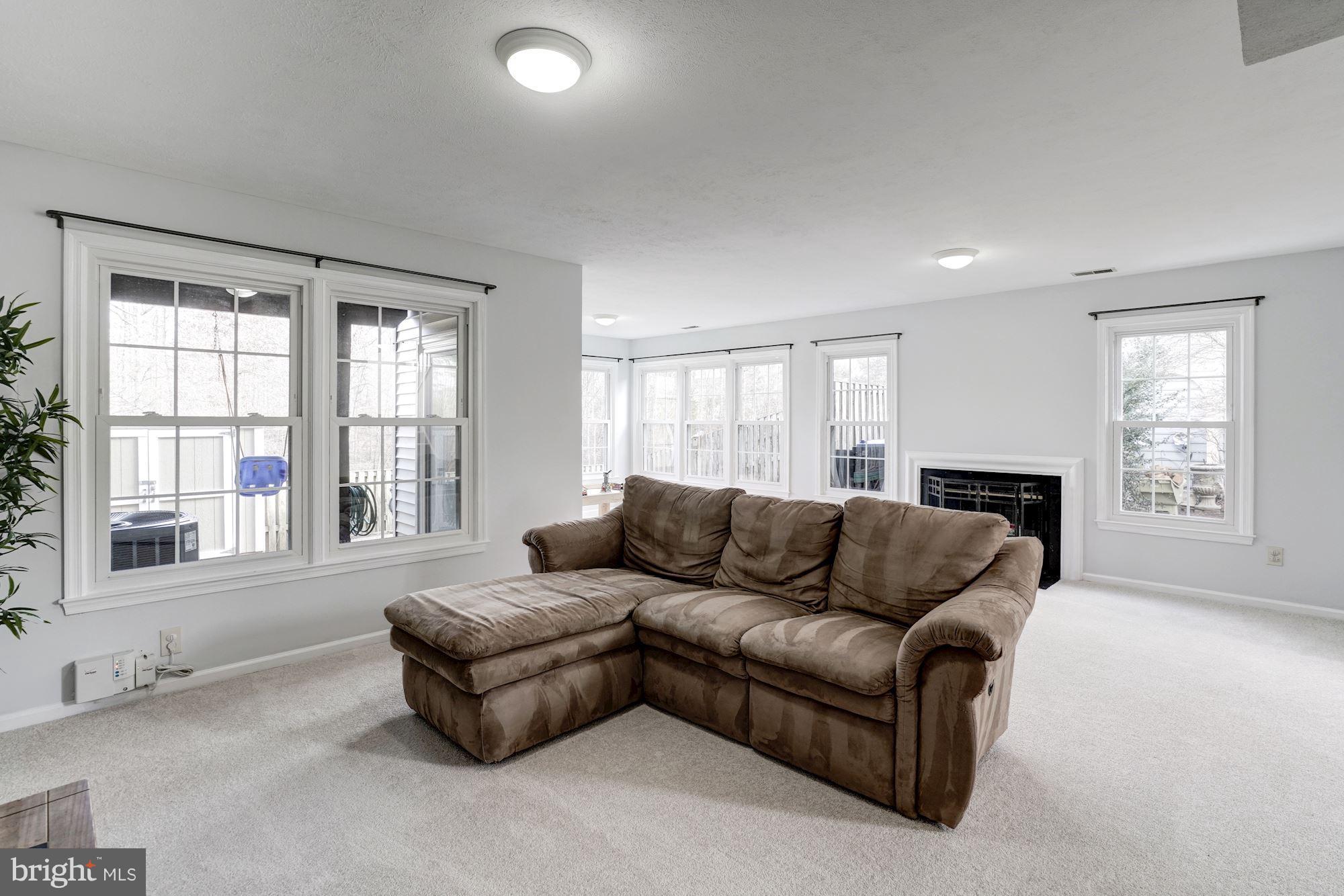 LIFESTYLE AT SULLY STATION - Residential