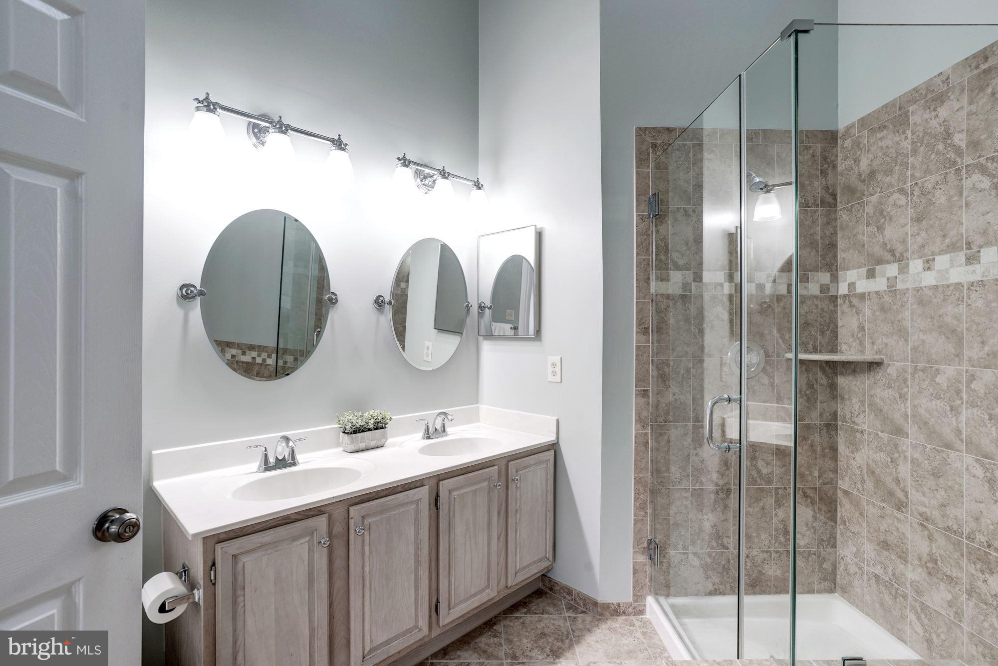 LIFESTYLE AT SULLY STATION - Residential