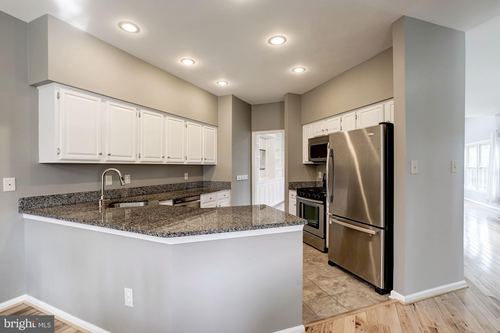 LIFESTYLE AT SULLY STATION - Residential