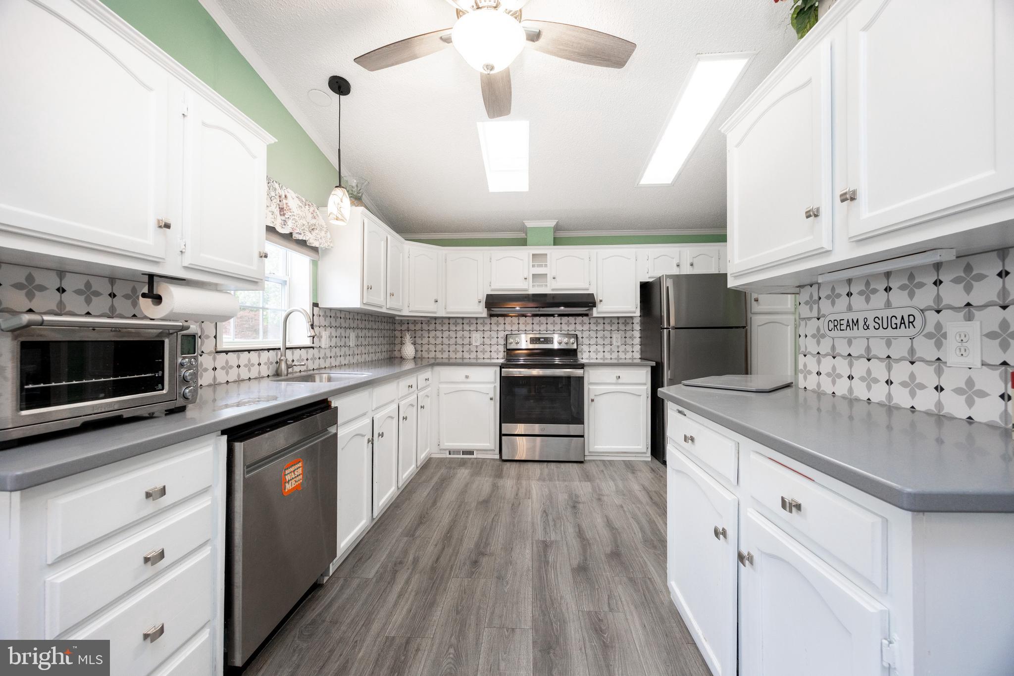 LITTLE FARM ESTATES - Residential