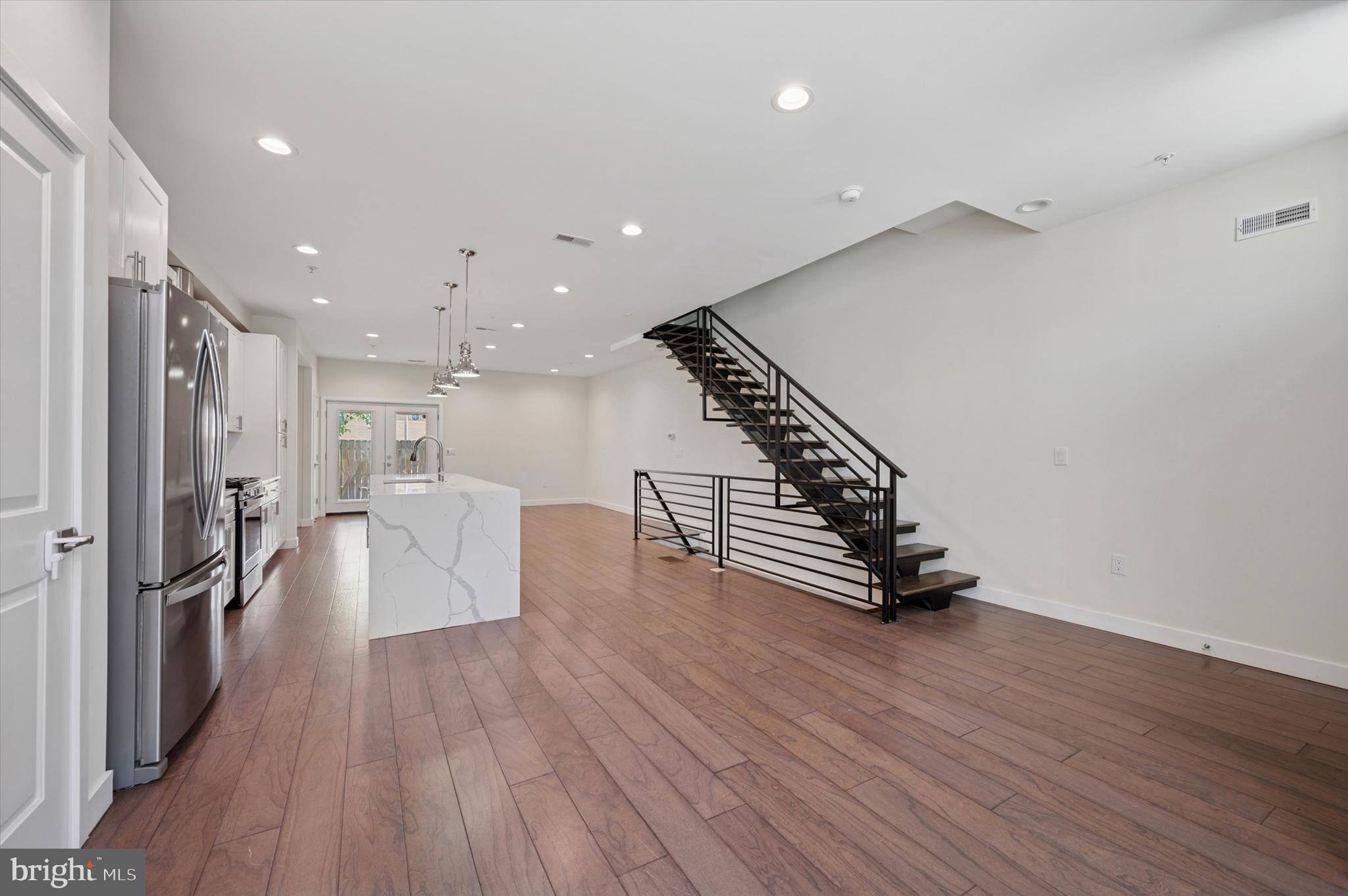 KENSINGTON - Residential