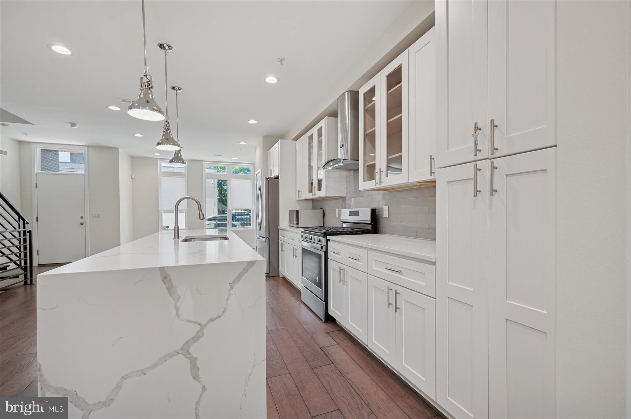 KENSINGTON - Residential
