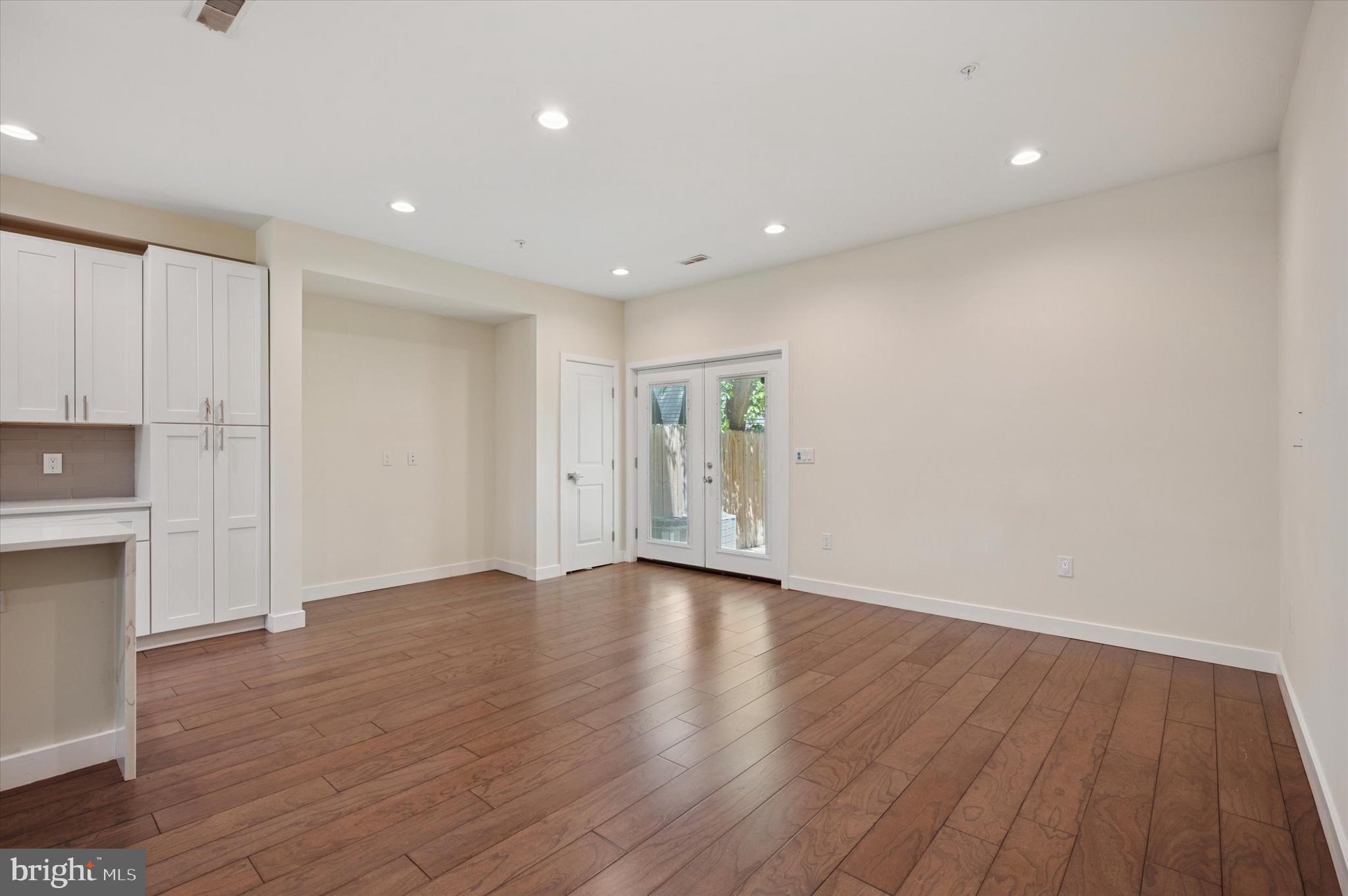 KENSINGTON - Residential