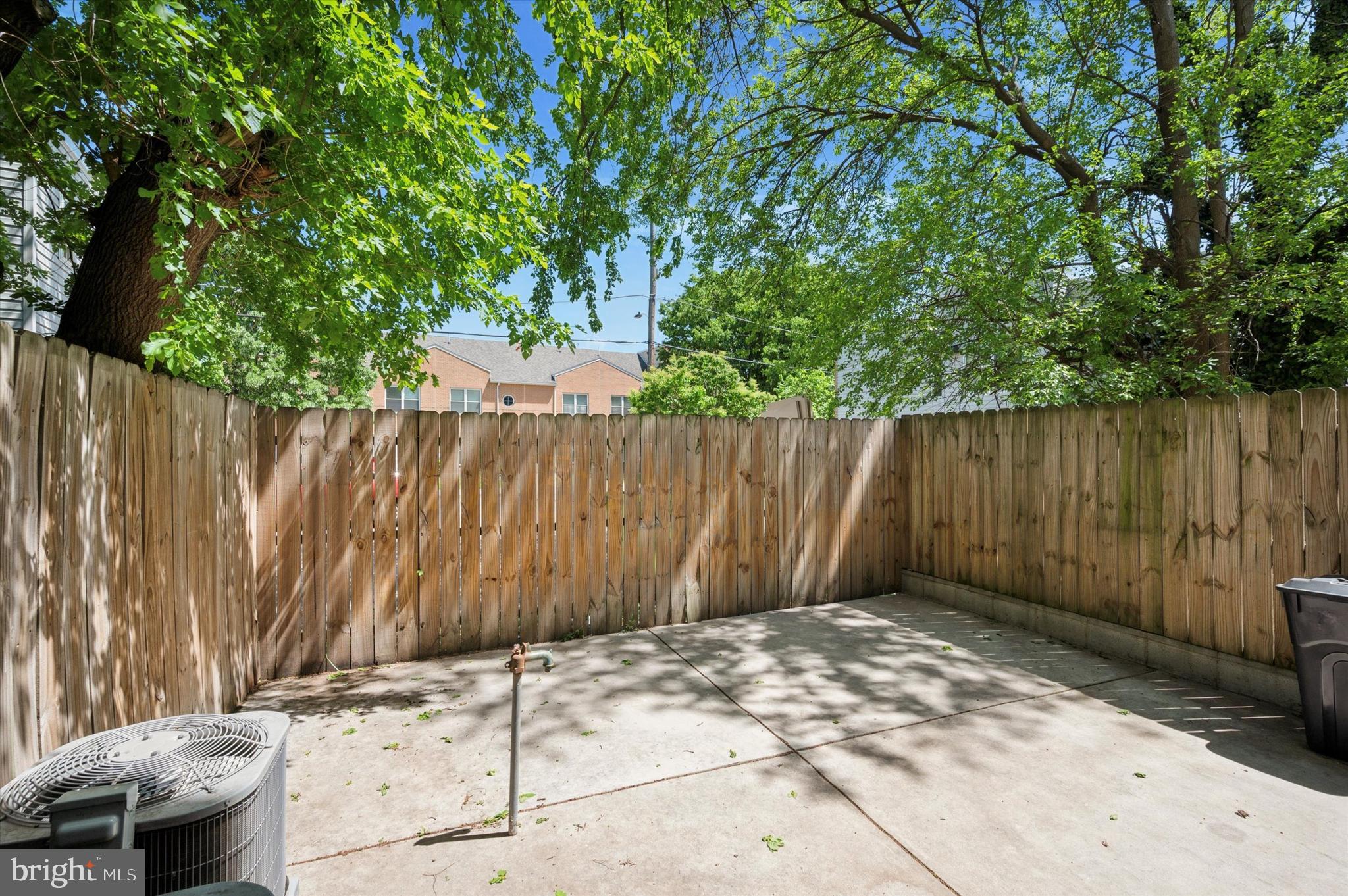 KENSINGTON - Residential
