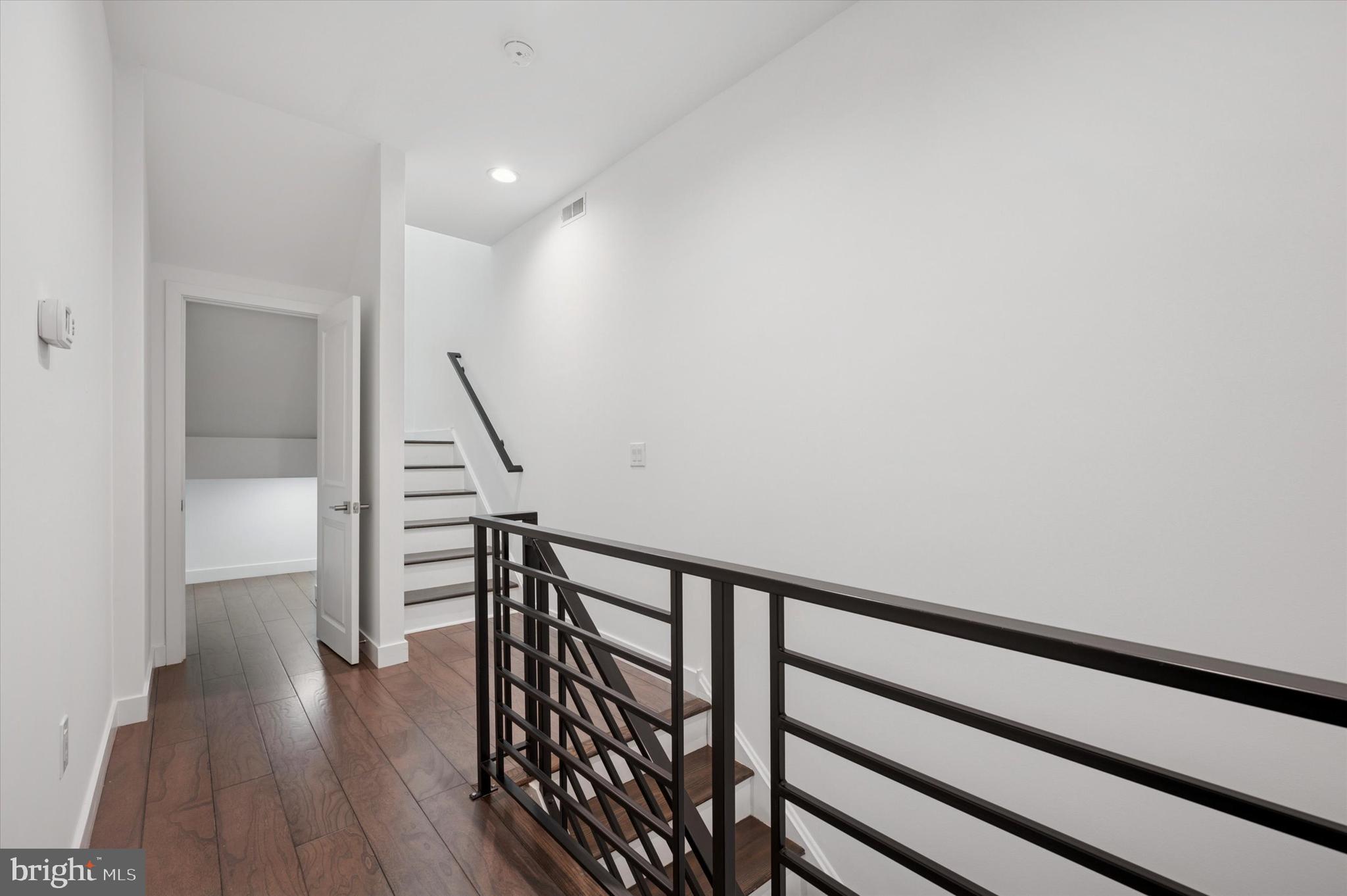 KENSINGTON - Residential