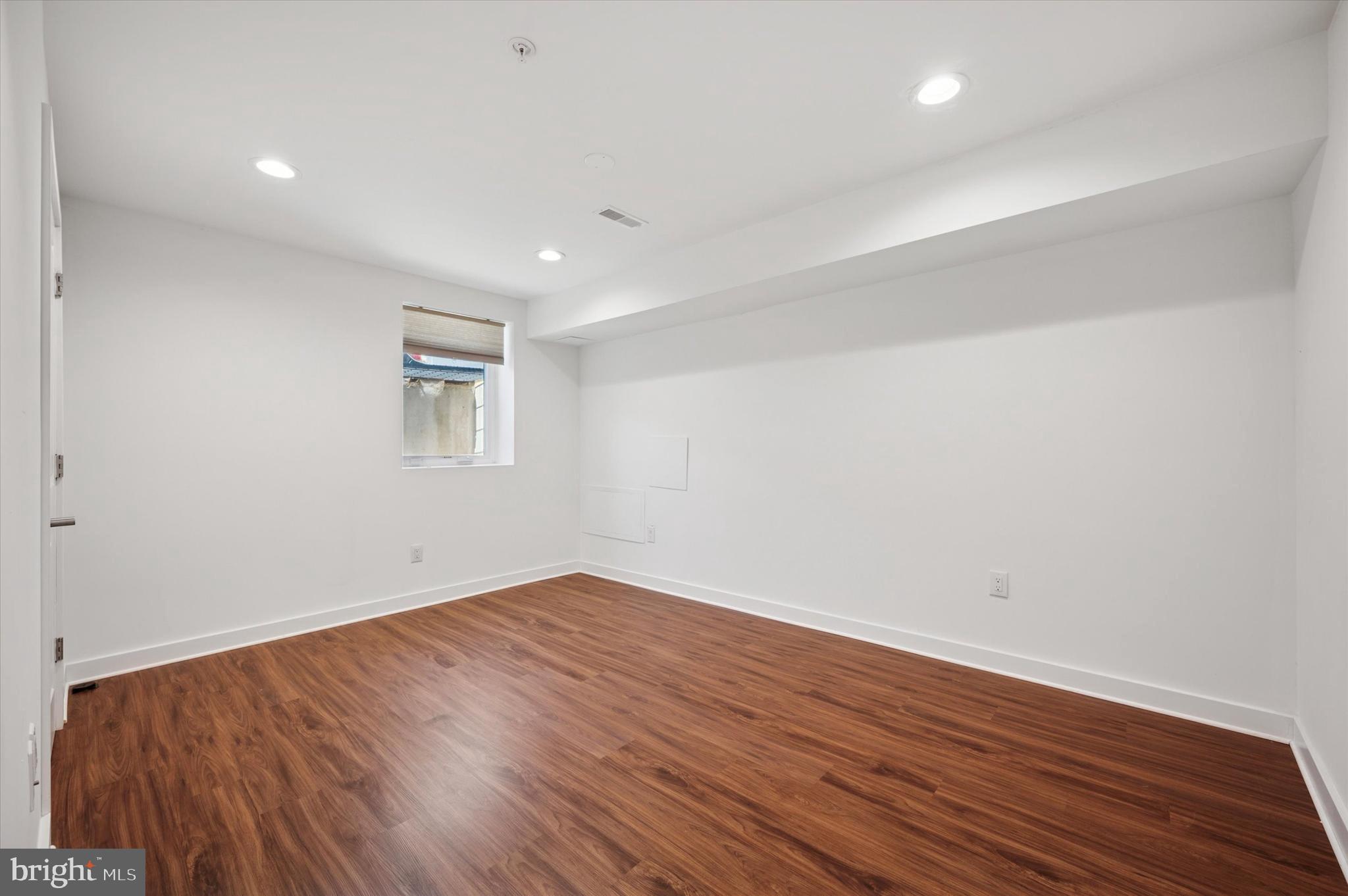 KENSINGTON - Residential