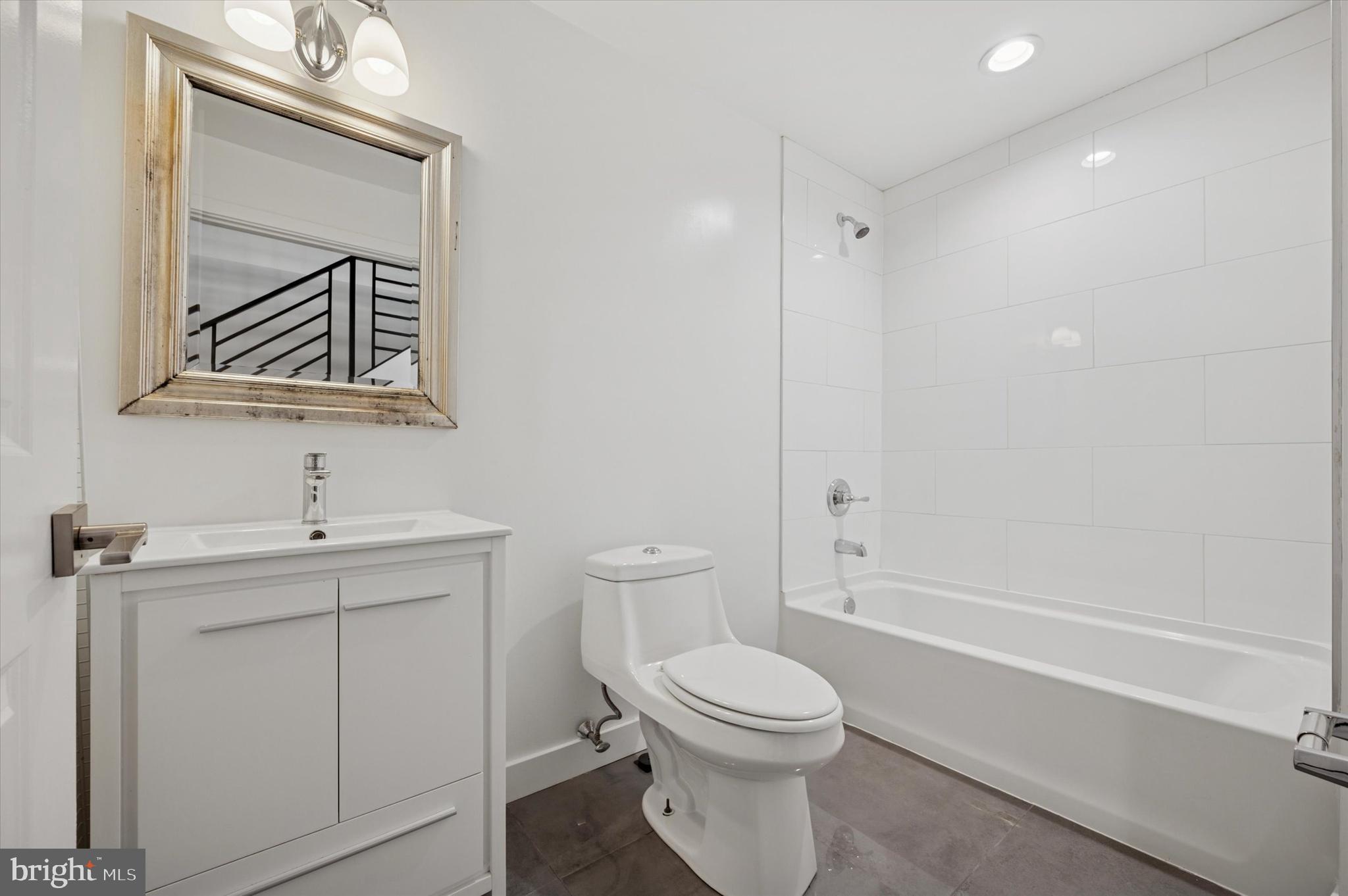 KENSINGTON - Residential