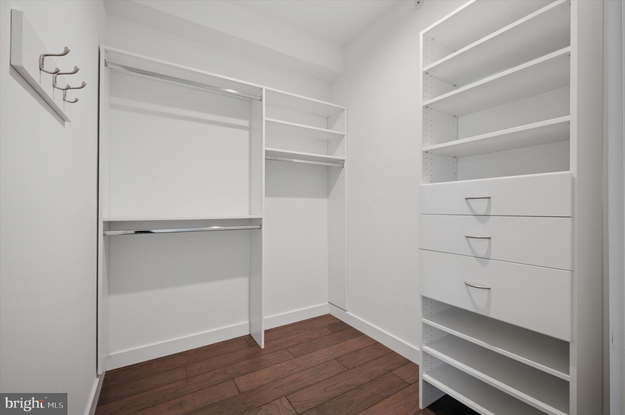 KENSINGTON - Residential