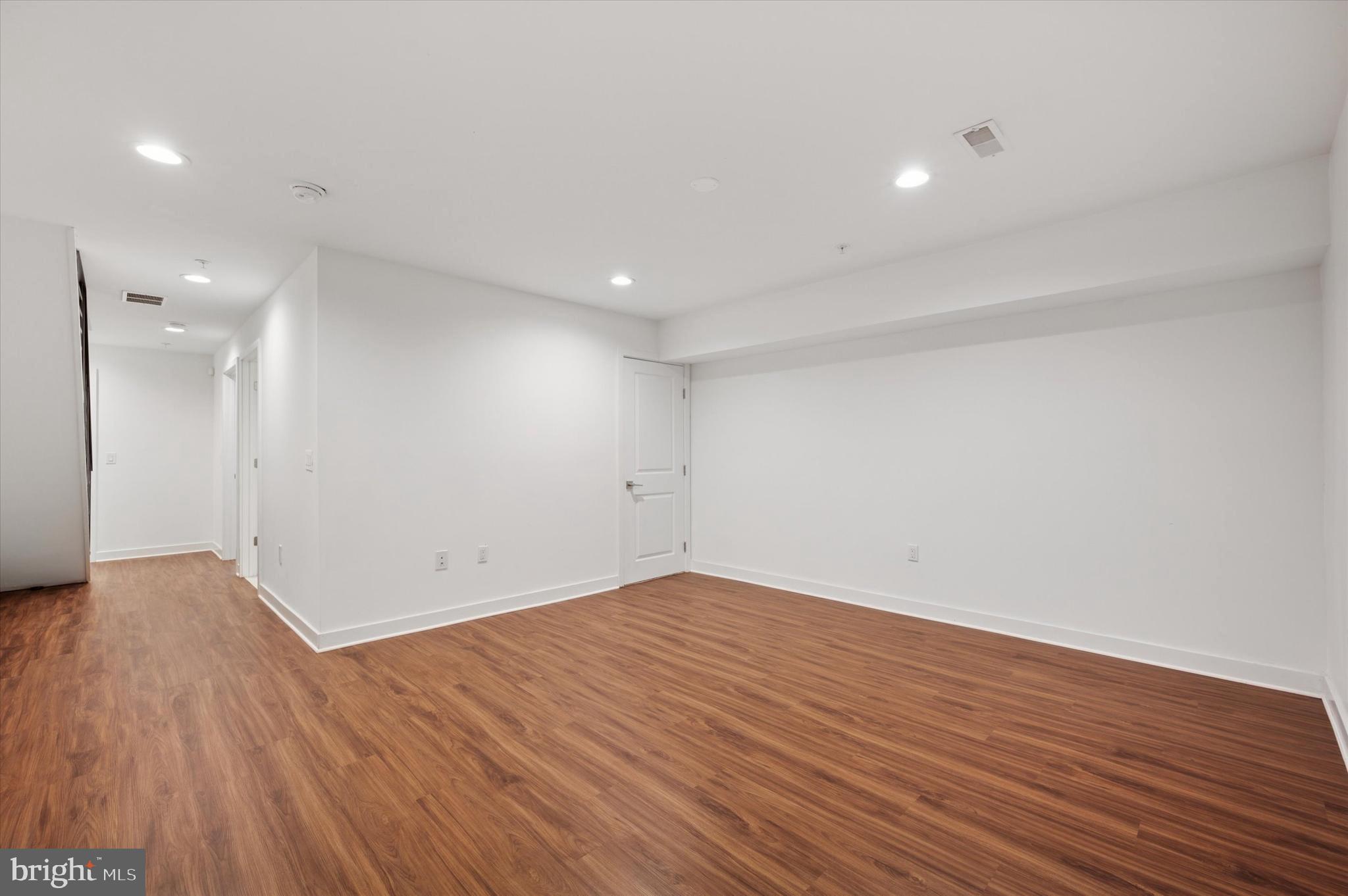 KENSINGTON - Residential