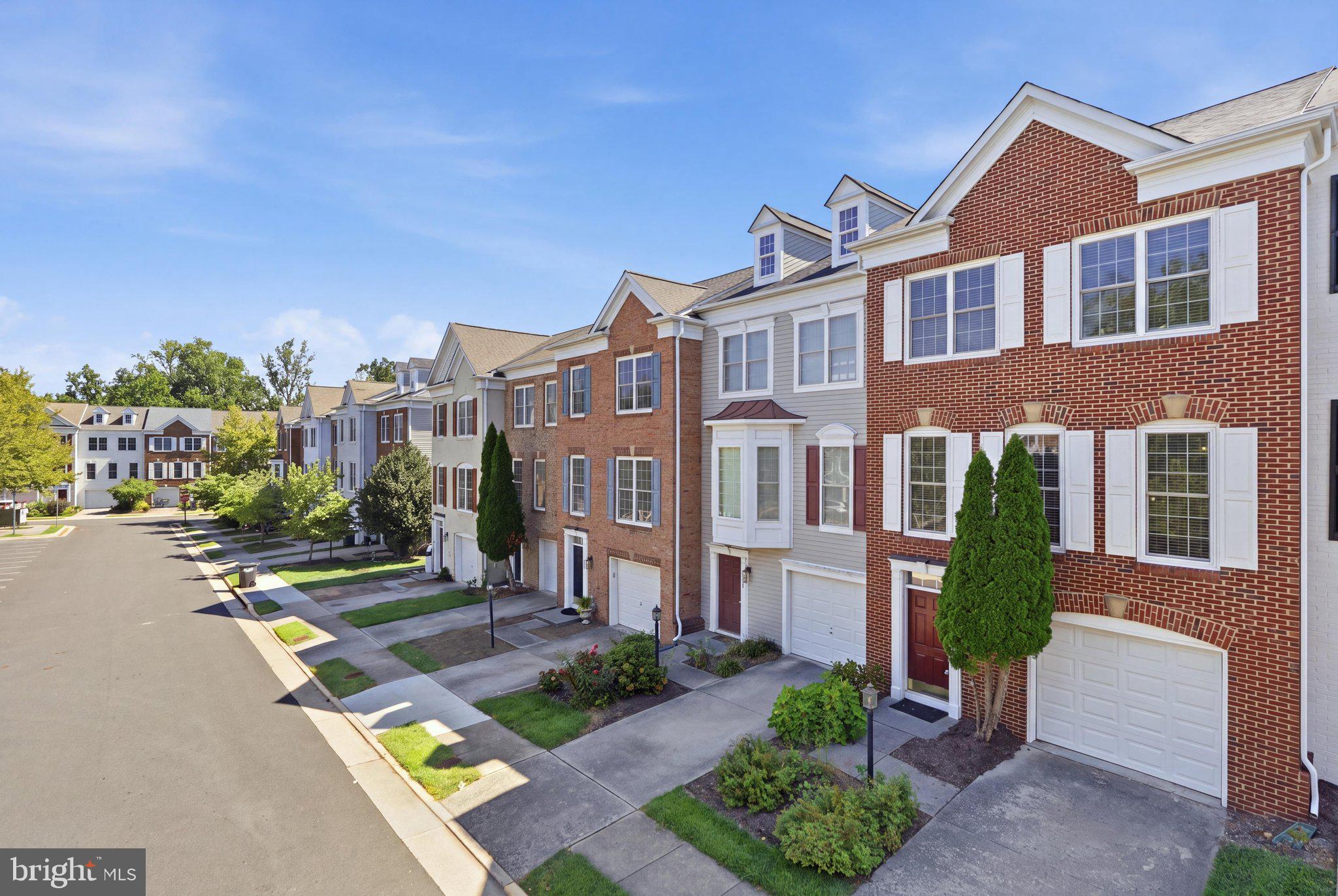 2524 TERRA COTTA CIRCLE