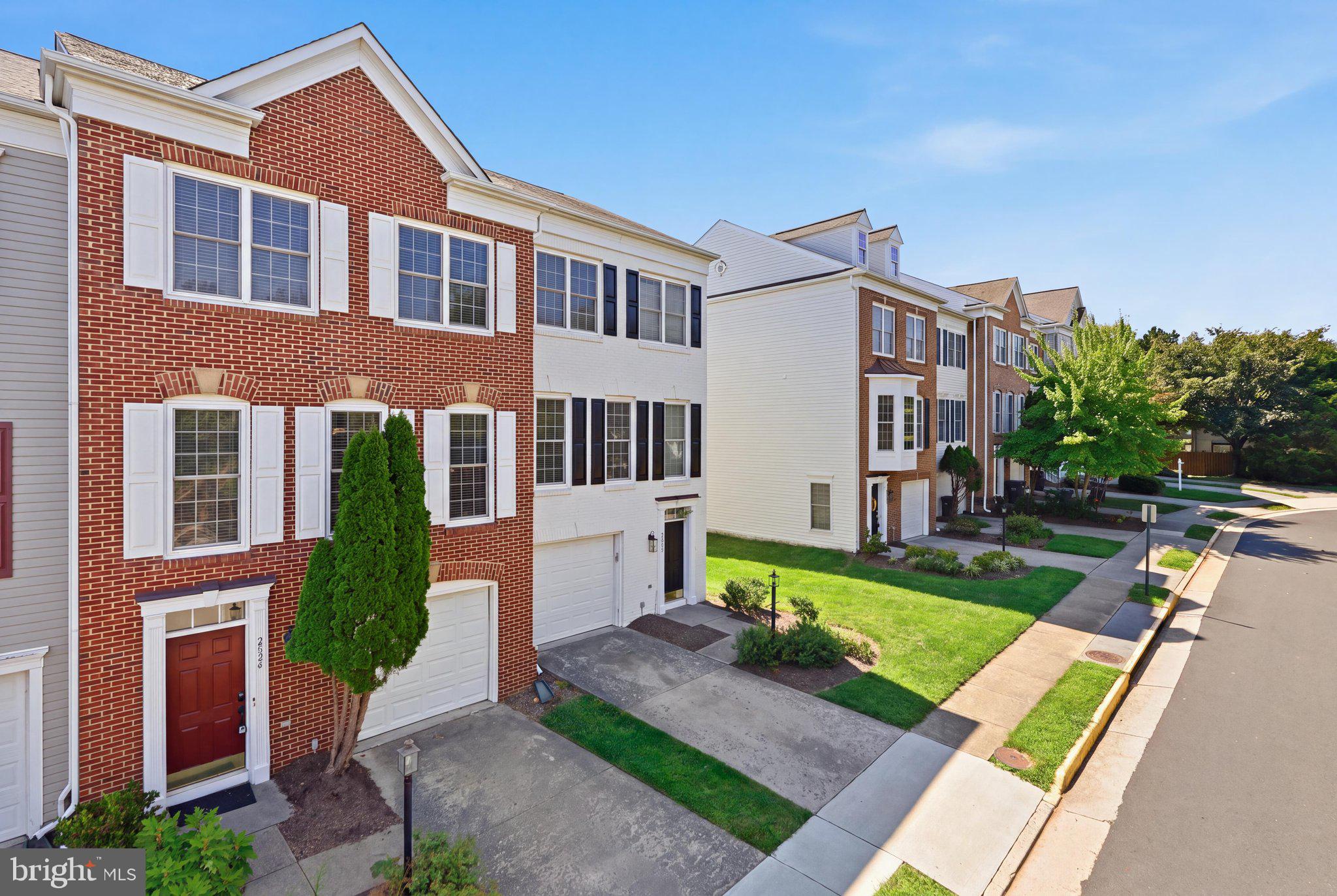 2524 TERRA COTTA CIRCLE